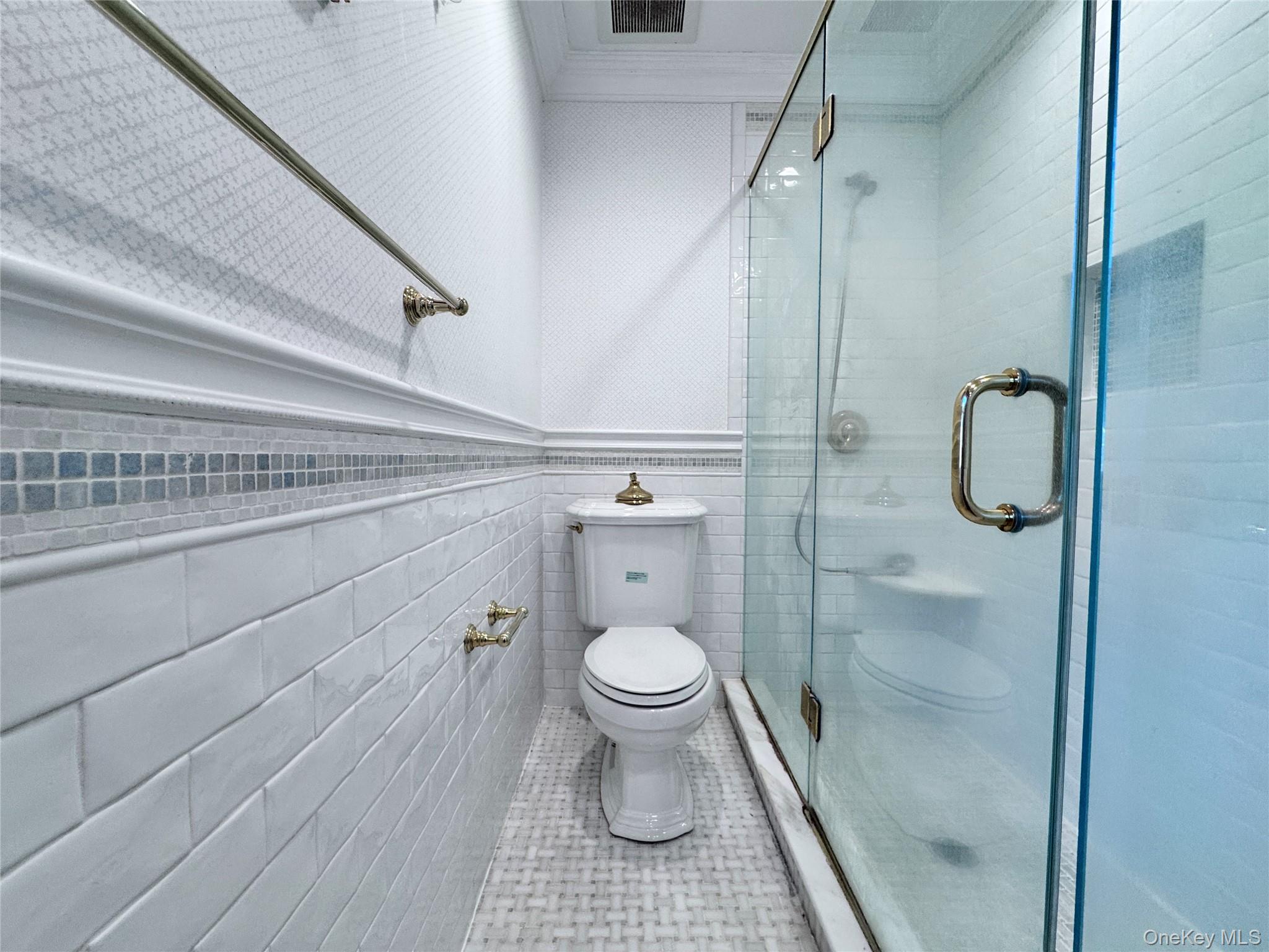 35 Moss Lane, Jericho, NY 11753