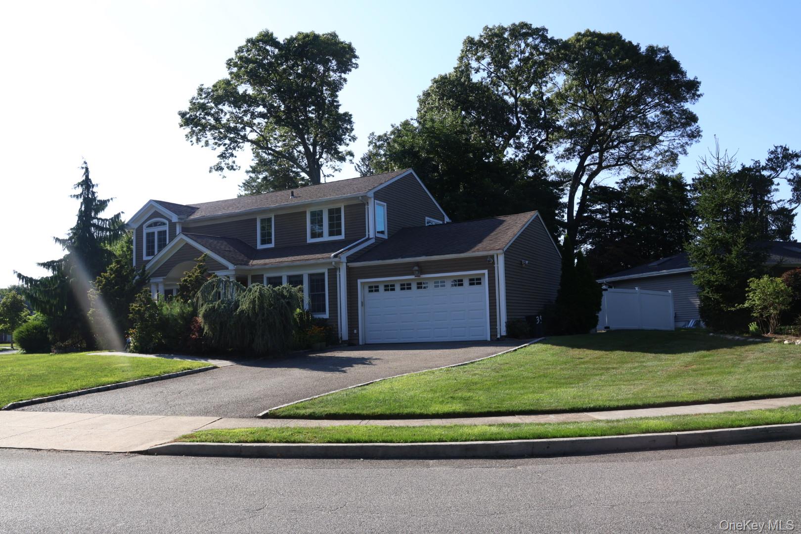 35 Moss Lane, Jericho, NY 11753