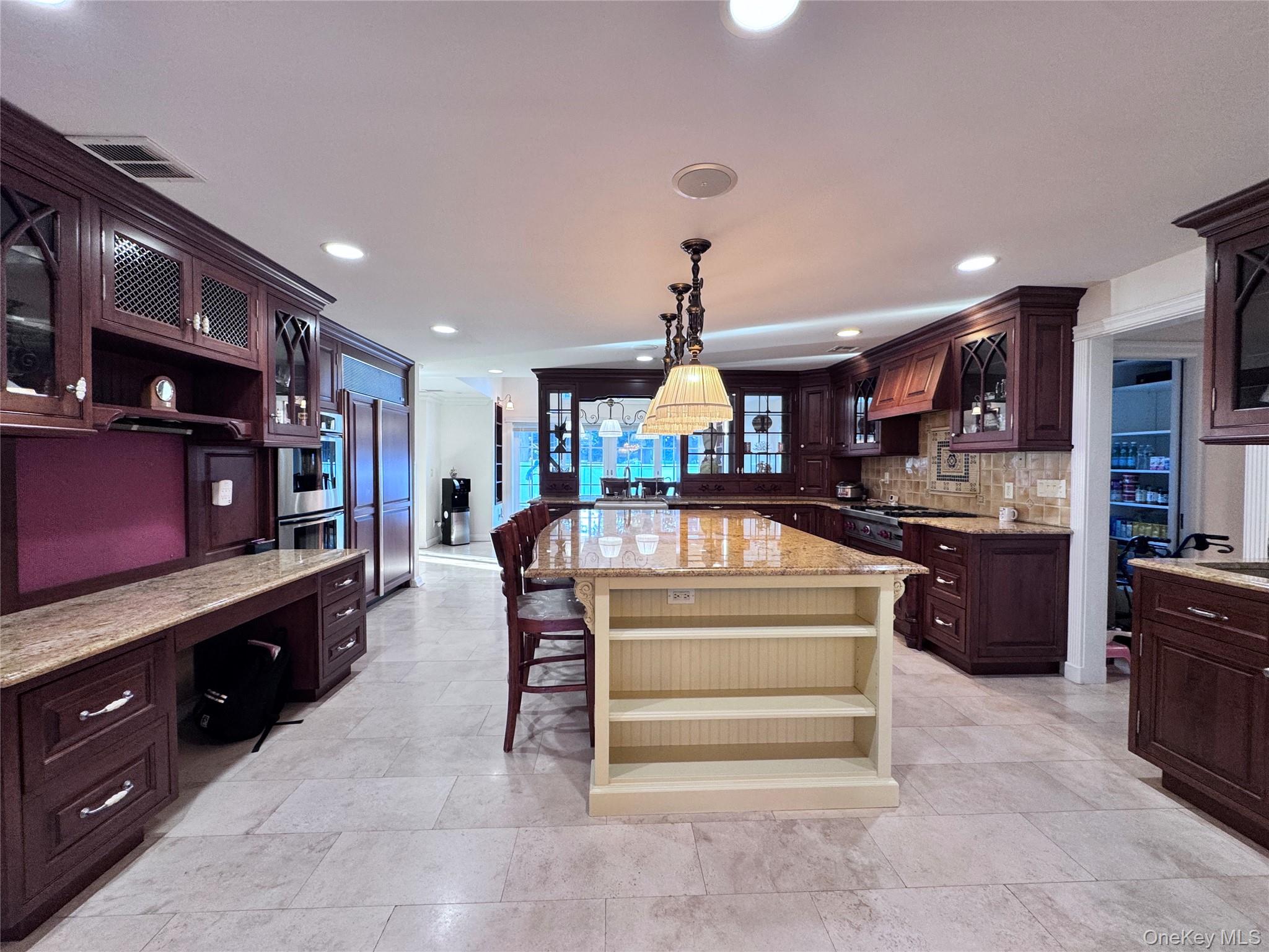 35 Moss Lane, Jericho, NY 11753