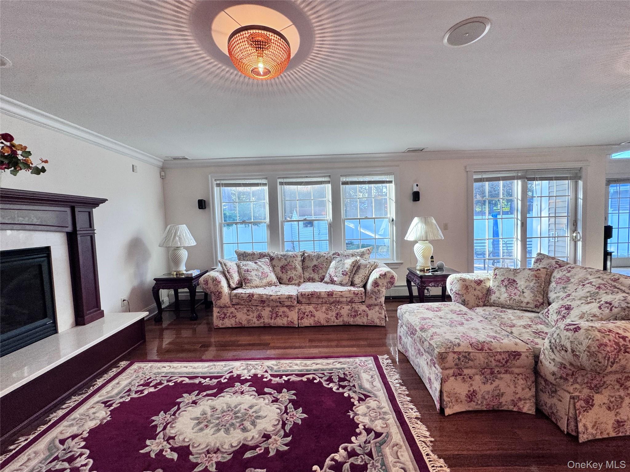 35 Moss Lane, Jericho, NY 11753