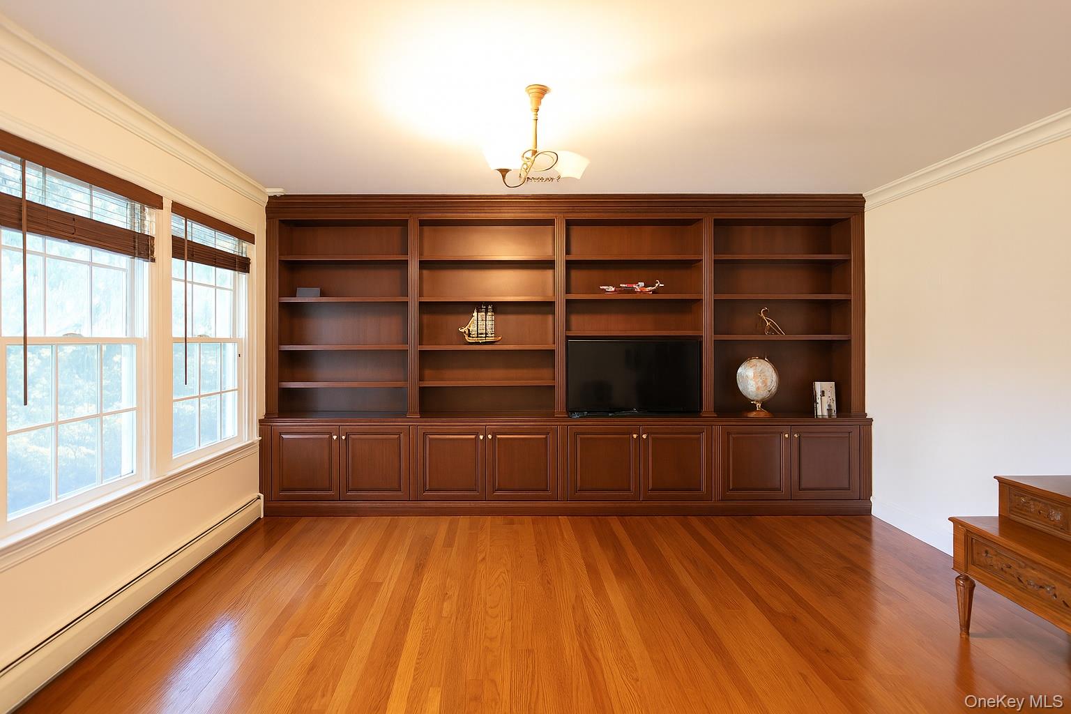 35 Moss Lane, Jericho, NY 11753