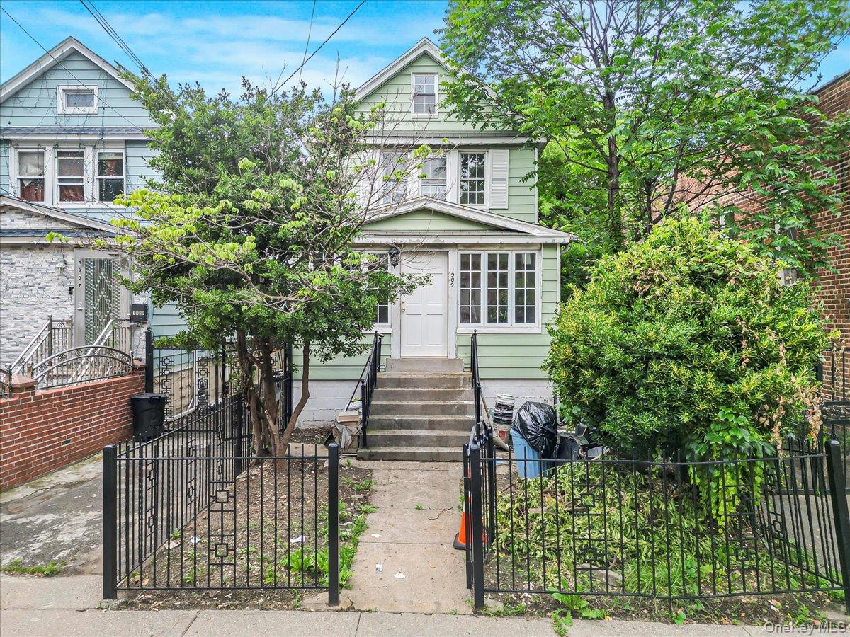 1909 Lacombe Avenue, Bronx, NY 10473