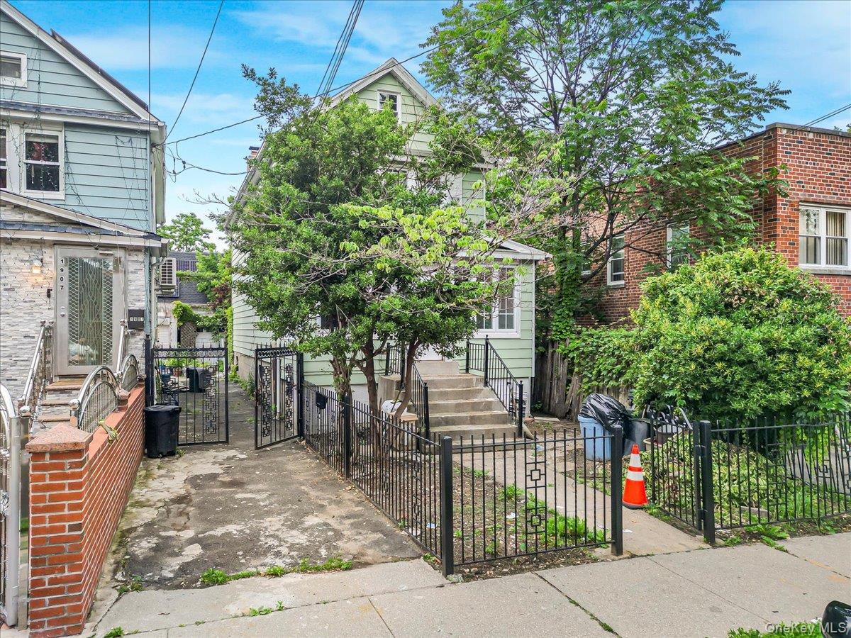 1909 Lacombe Avenue, Bronx, NY 10473