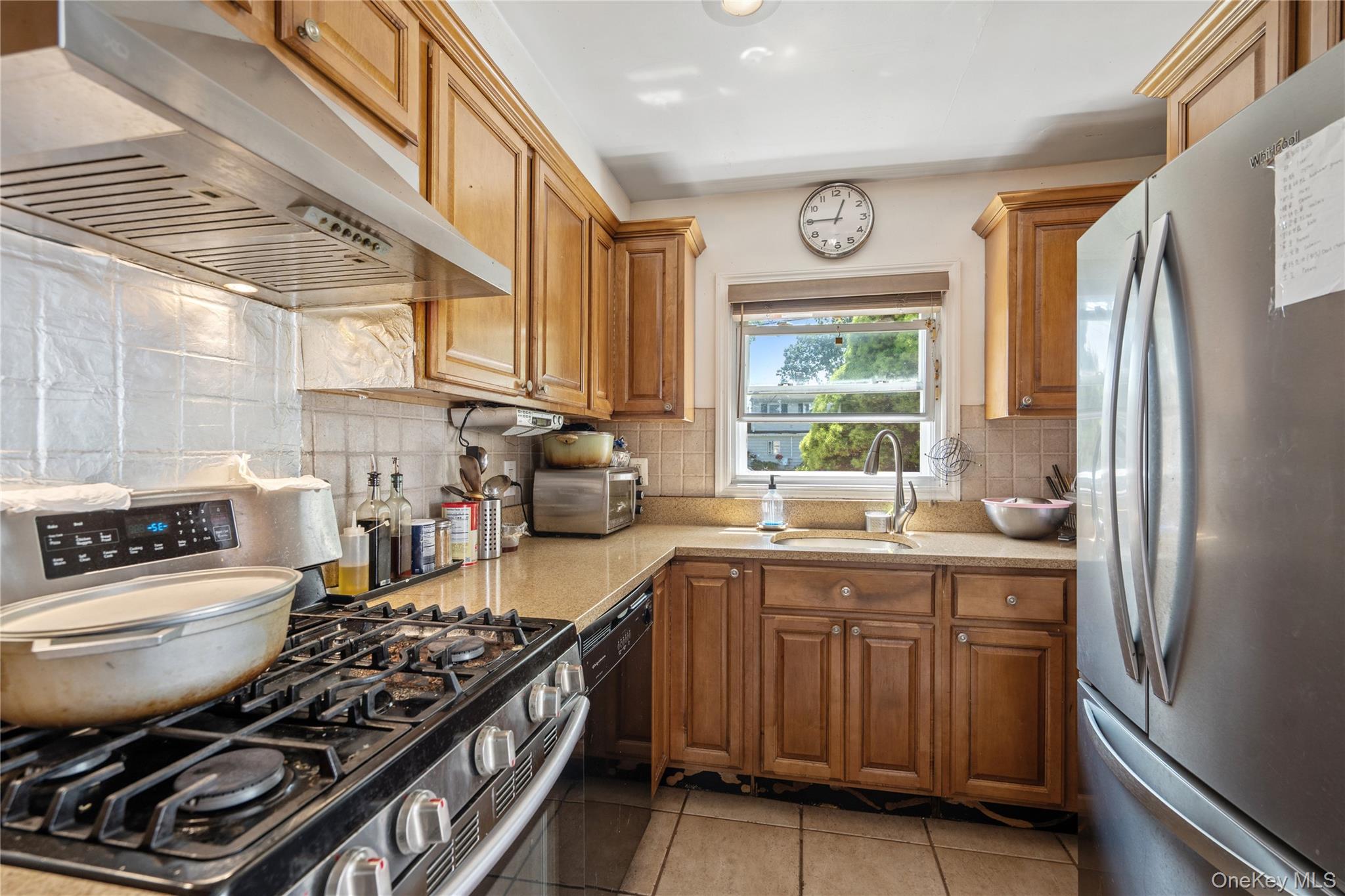 9 Rugby Road, Massapequa, NY 11758