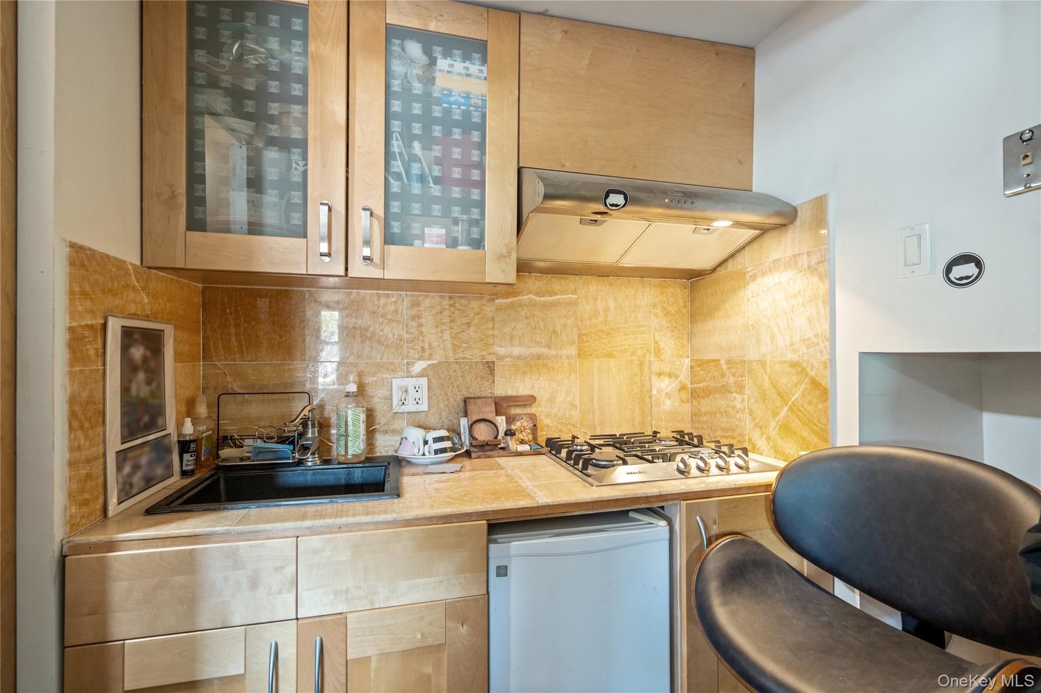 9 Rugby Road, Massapequa, NY 11758