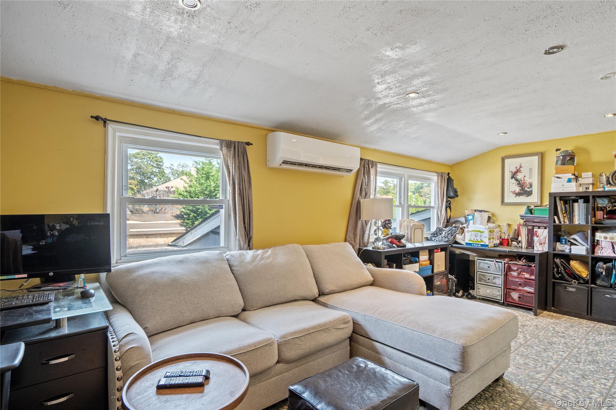 9 Rugby Road, Massapequa, NY 11758