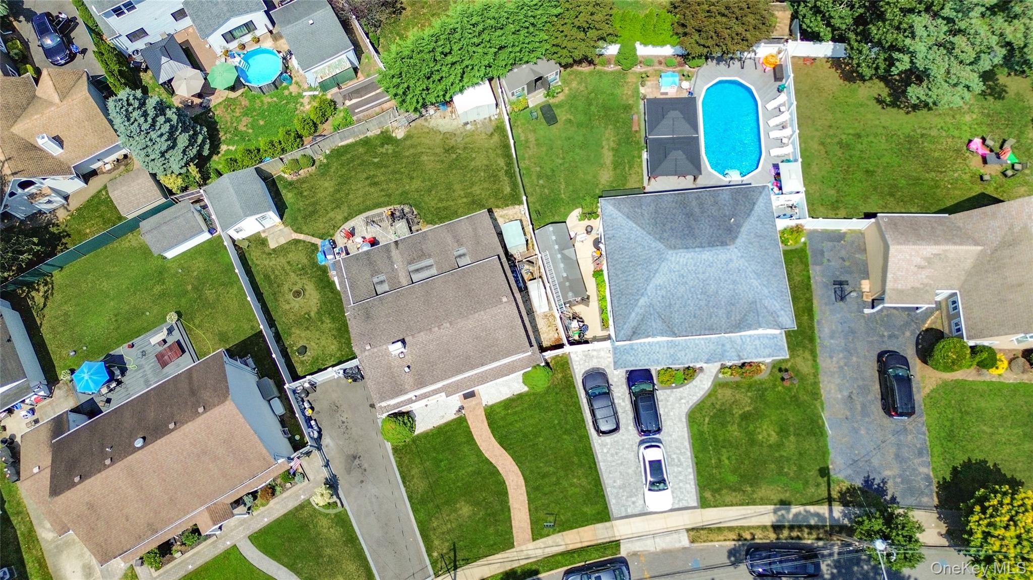 9 Rugby Road, Massapequa, NY 11758