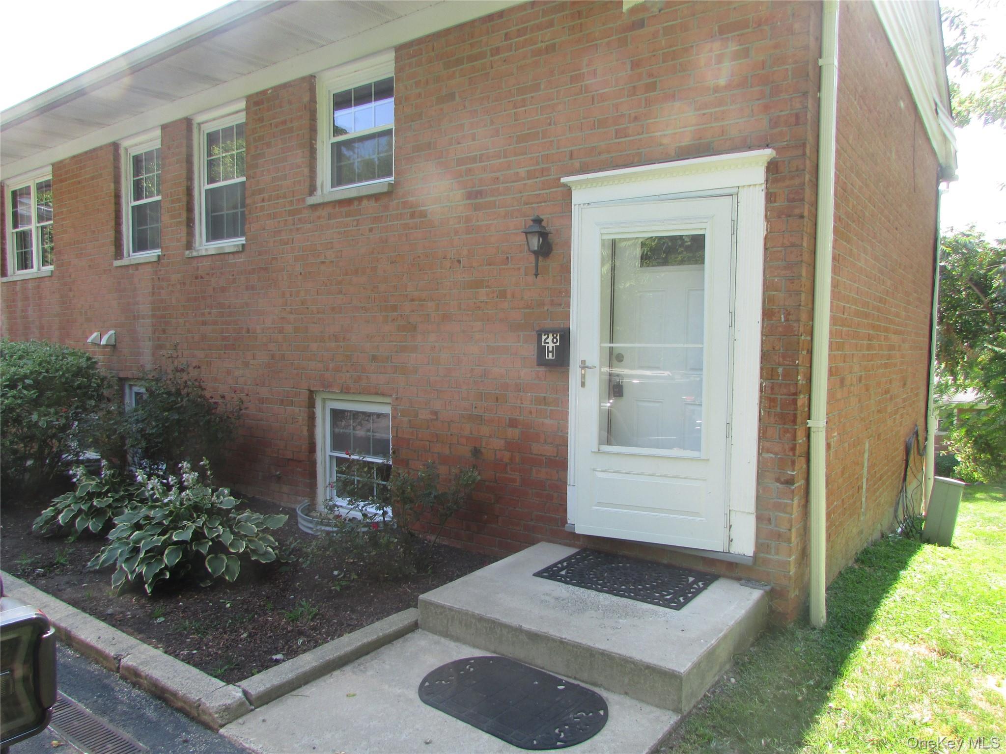 28 Alpine Drive # H, Wappingers Falls, NY 12590