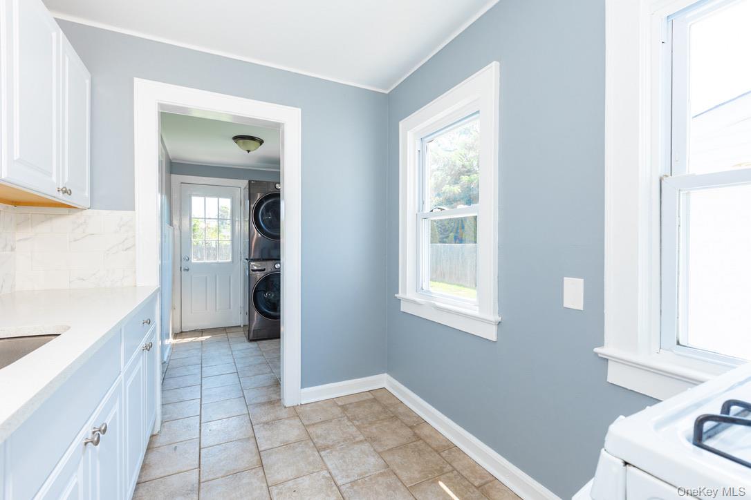 80 Kensington Court, Copiague, NY 11726