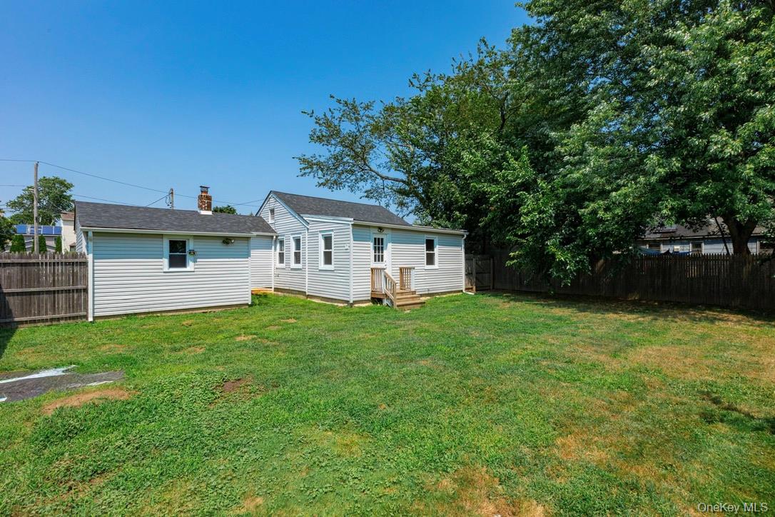 80 Kensington Court, Copiague, NY 11726