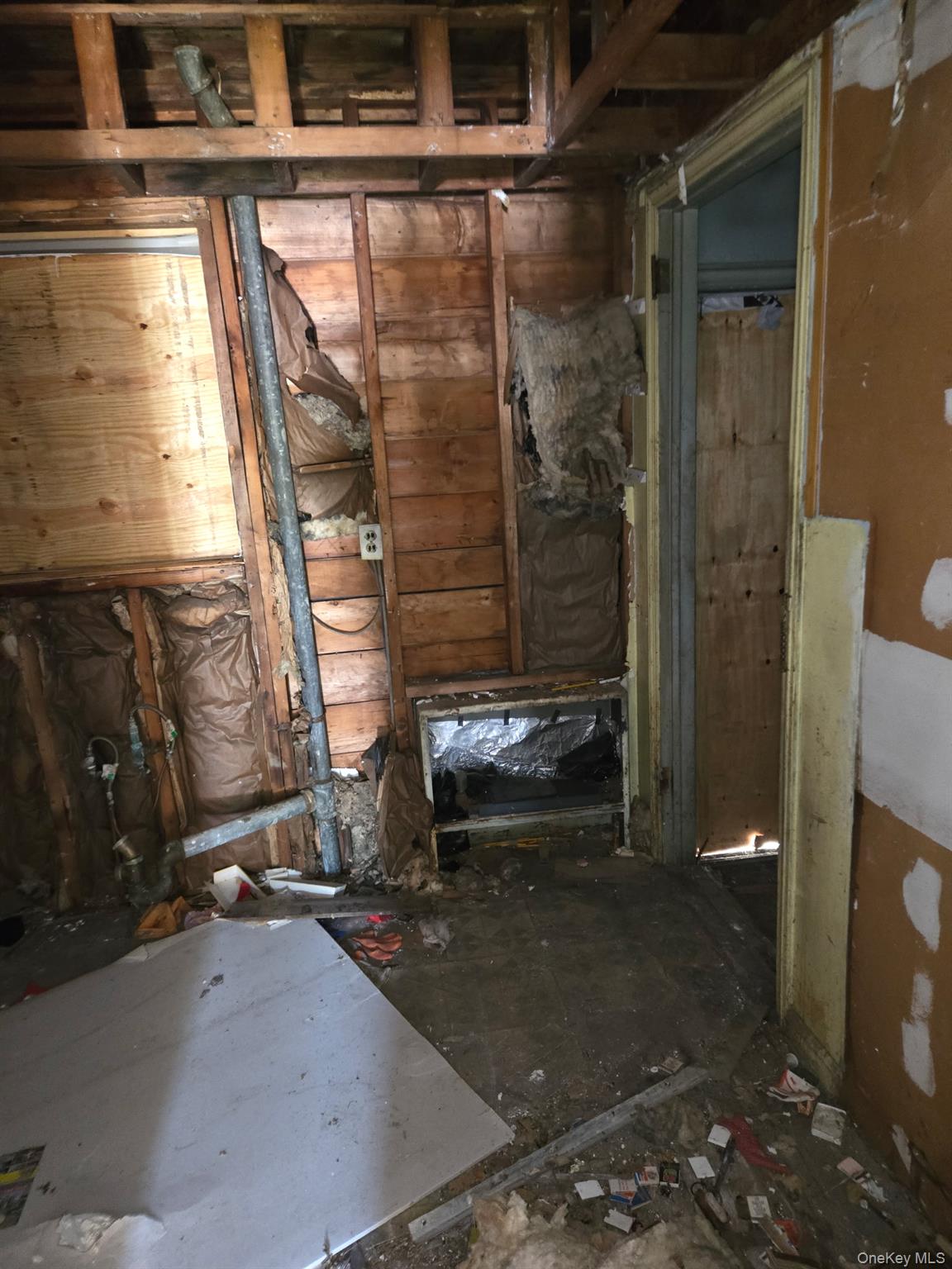 2766 Woods Avenue, Oceanside, NY 11572