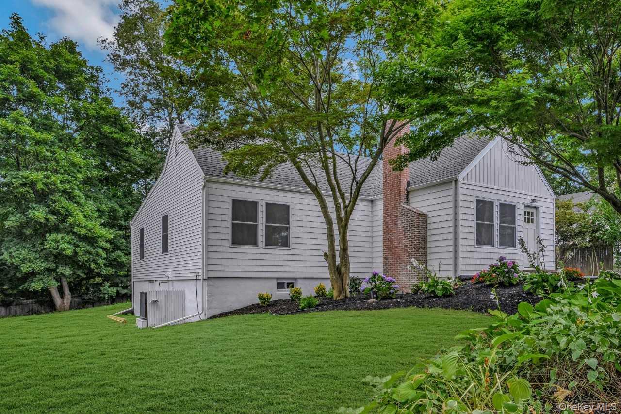 9 Moscato Street, Huntington, NY 11743