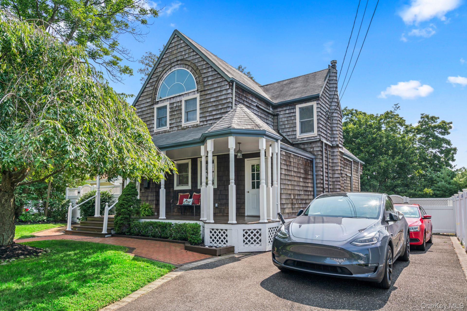 53 Irwin Place, Huntington, NY 11743