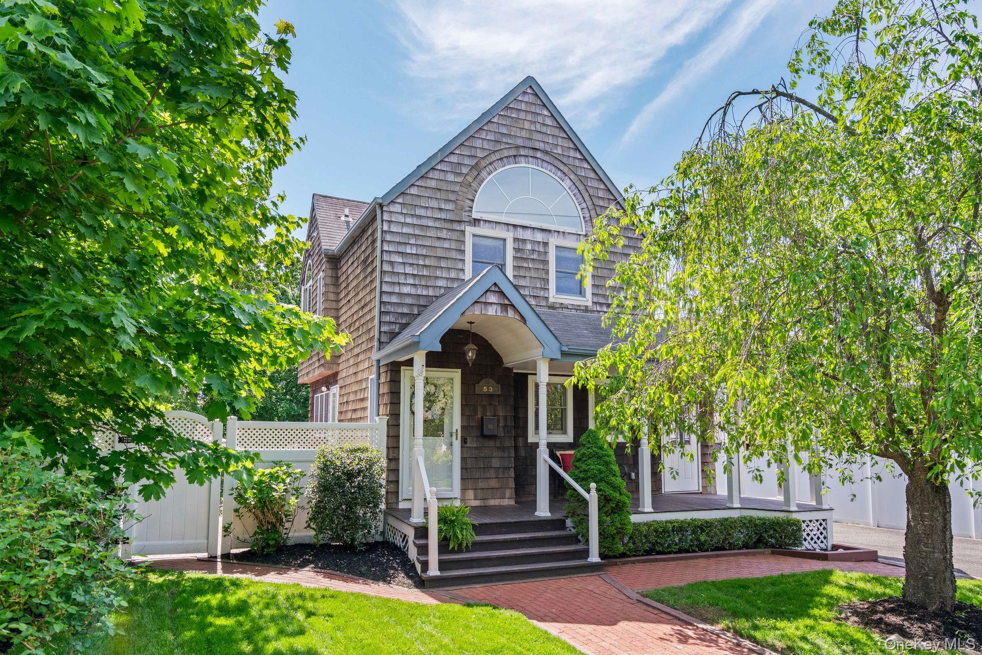 53 Irwin Place, Huntington, NY 11743