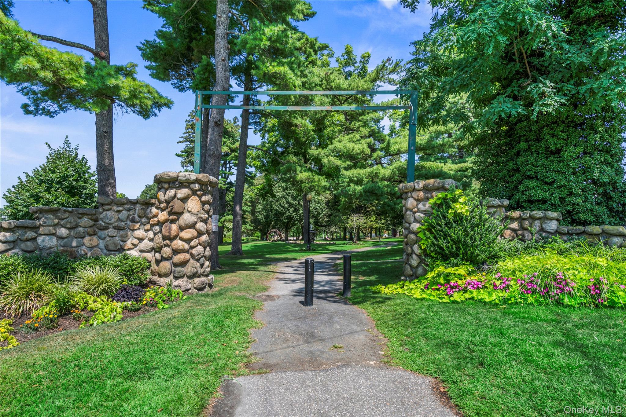 53 Irwin Place, Huntington, NY 11743