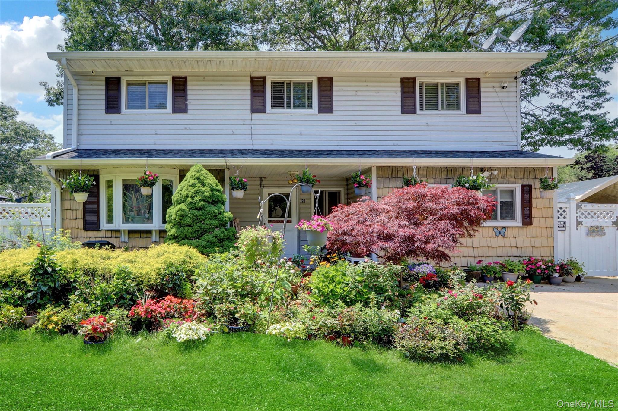 120 Avenue C, Holbrook, NY 11741