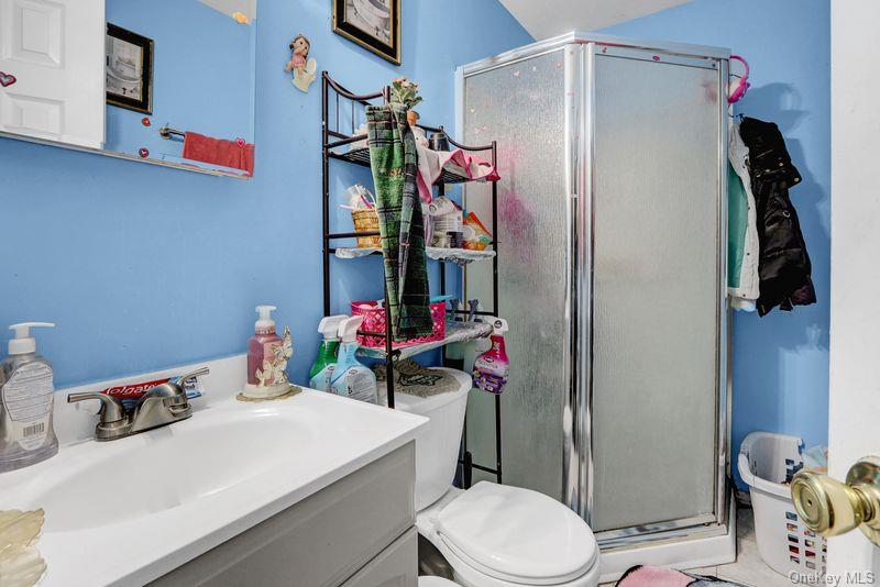 120 Avenue C, Holbrook, NY 11741