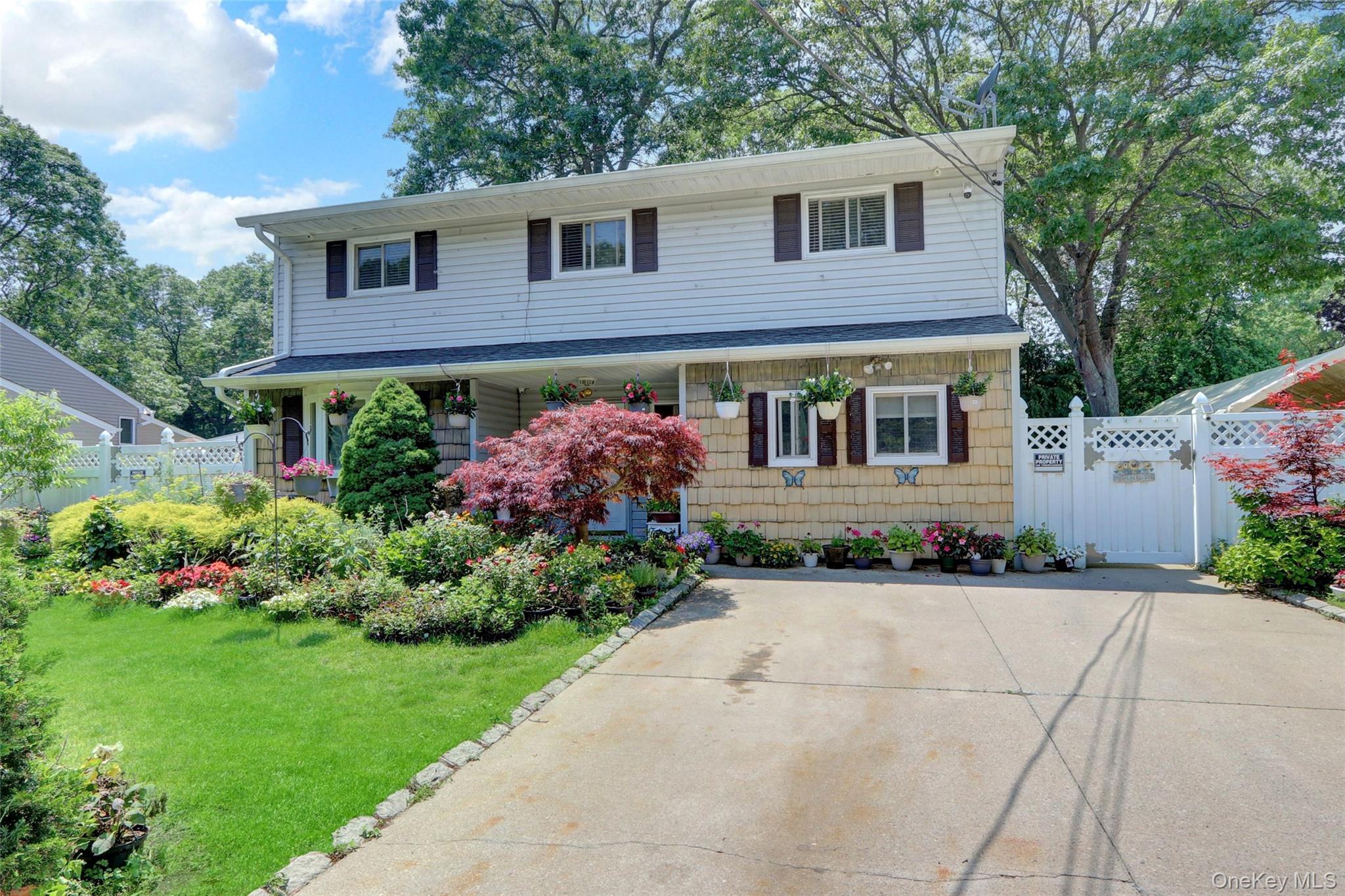 120 Avenue C, Holbrook, NY 11741