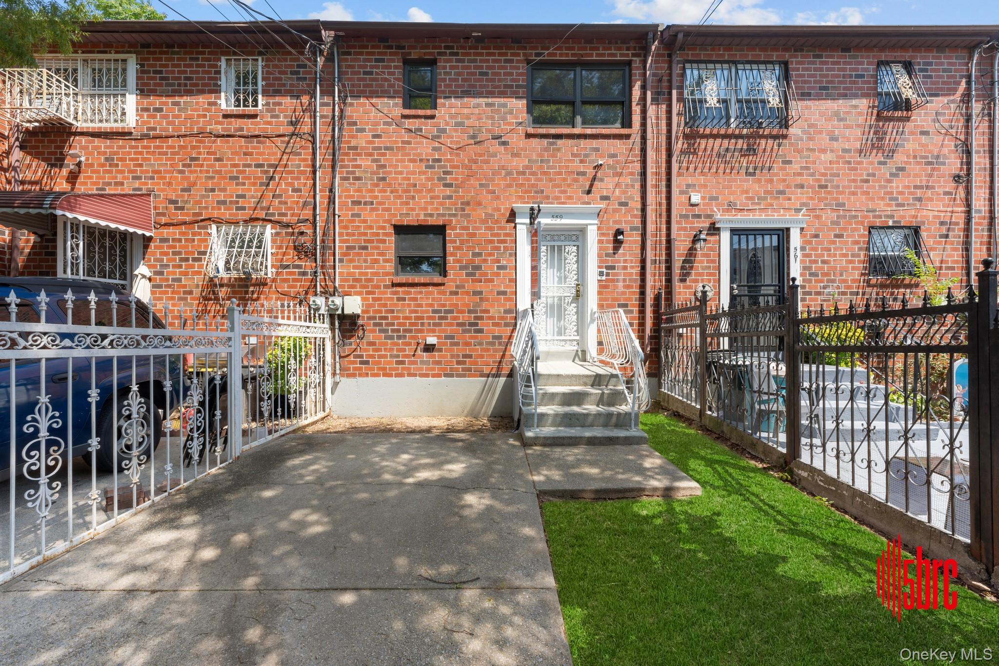 559 Cleveland Street, Brooklyn, NY 11208