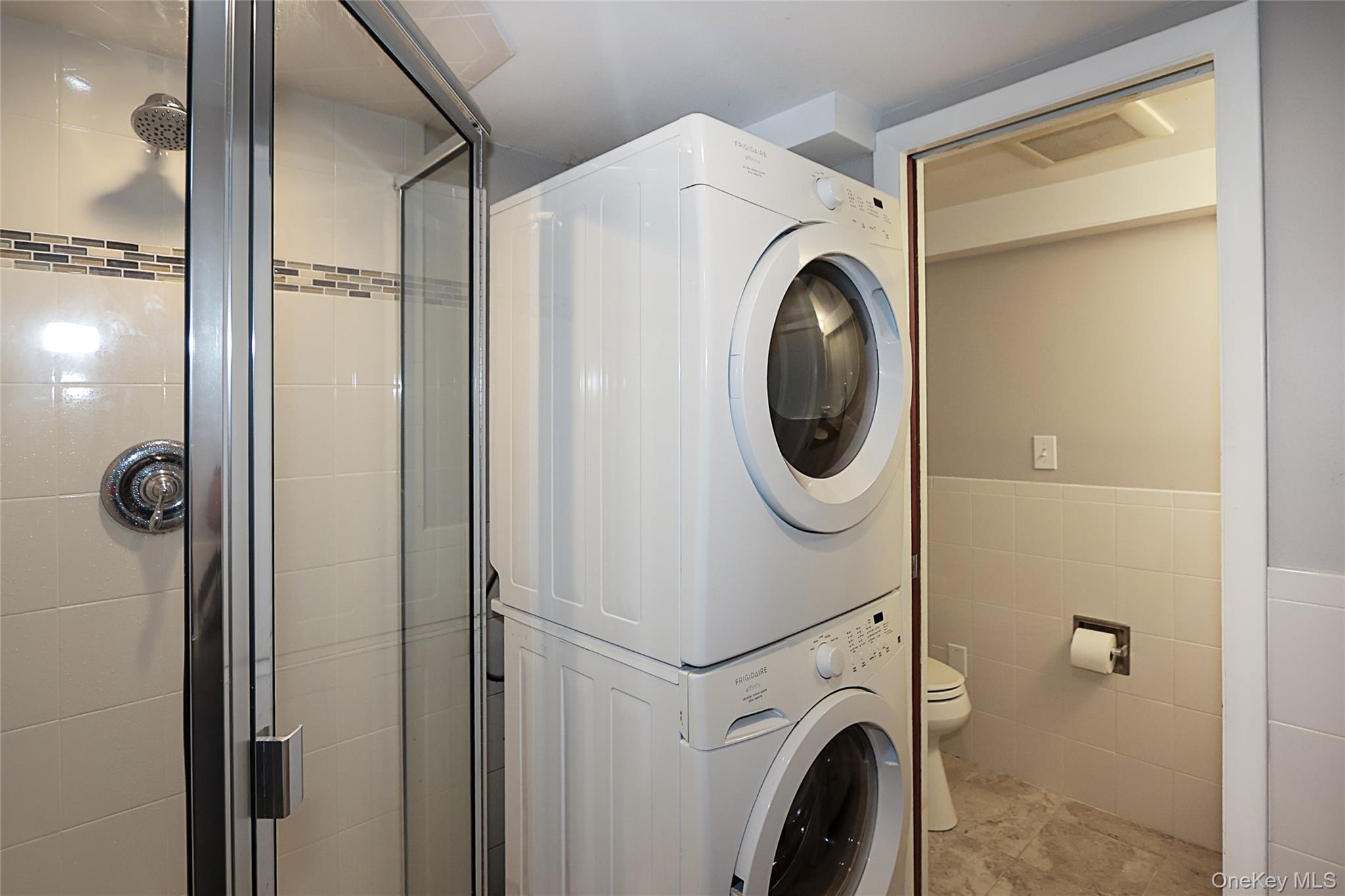 17 2nd Avenue, Locust Valley, NY 11560