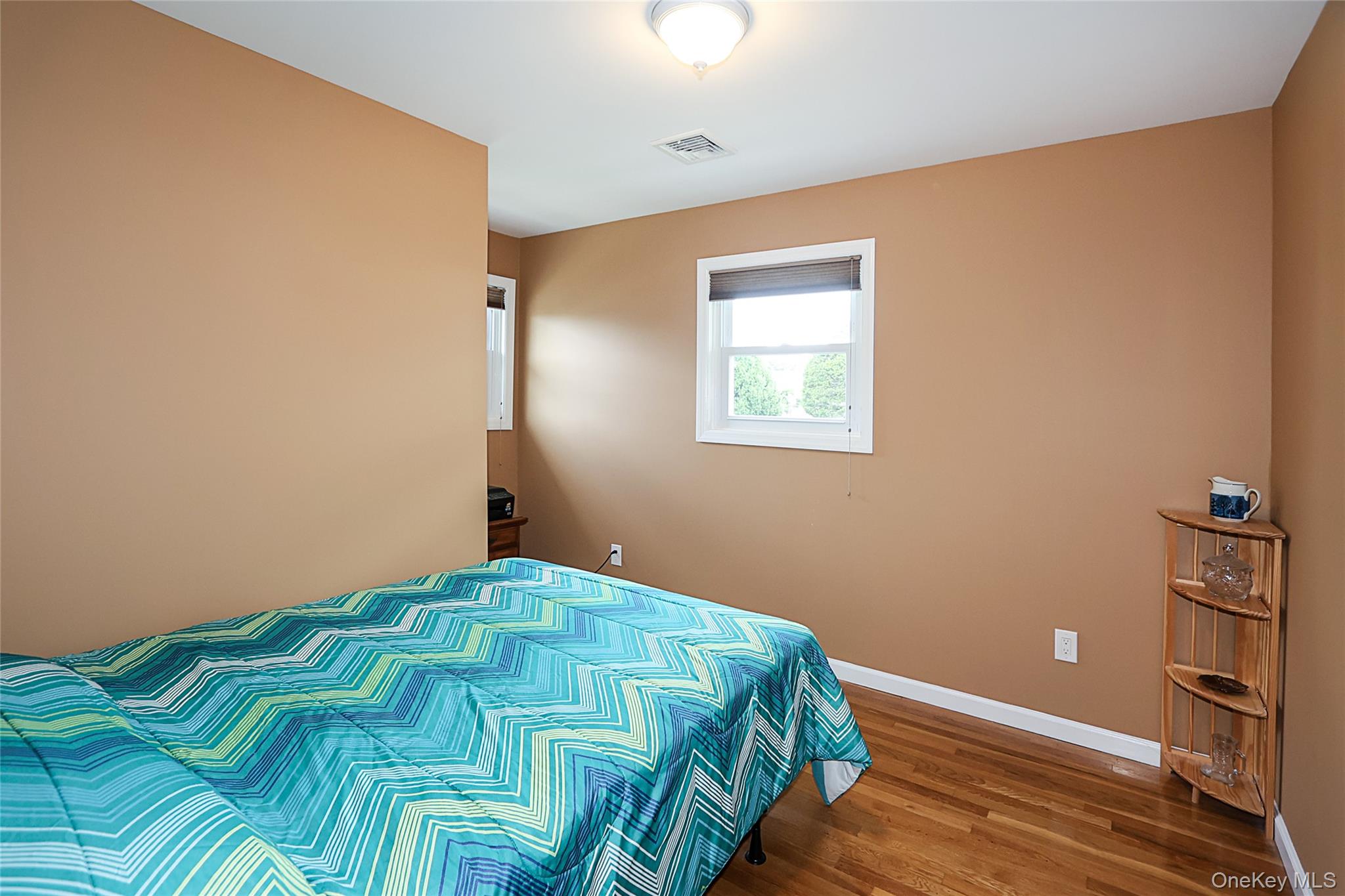 17 2nd Avenue, Locust Valley, NY 11560