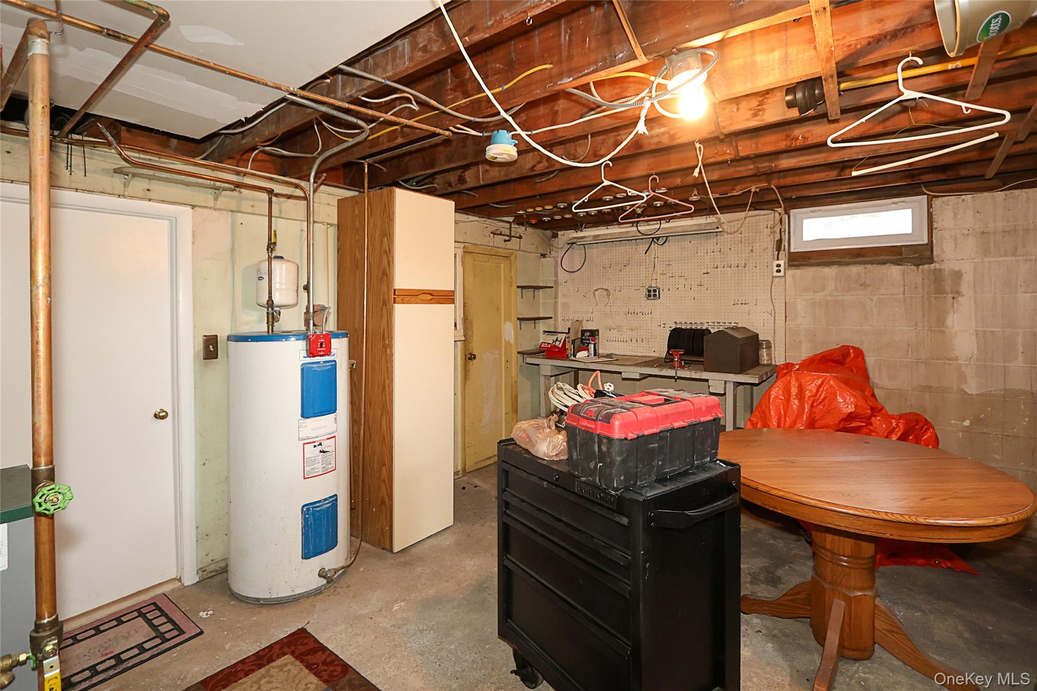 17 2nd Avenue, Locust Valley, NY 11560