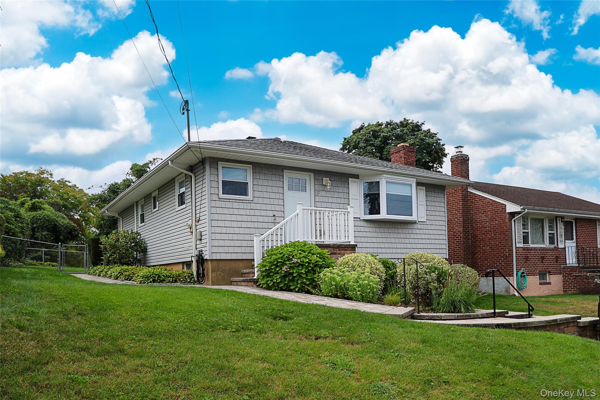 17 2nd Avenue, Locust Valley, NY 11560