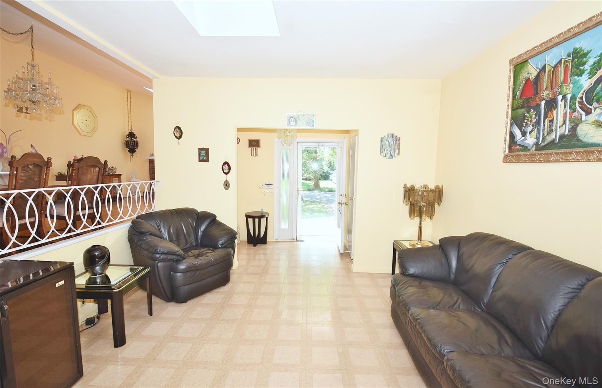 42 Lauren Avenue, Dix Hills, NY 11746