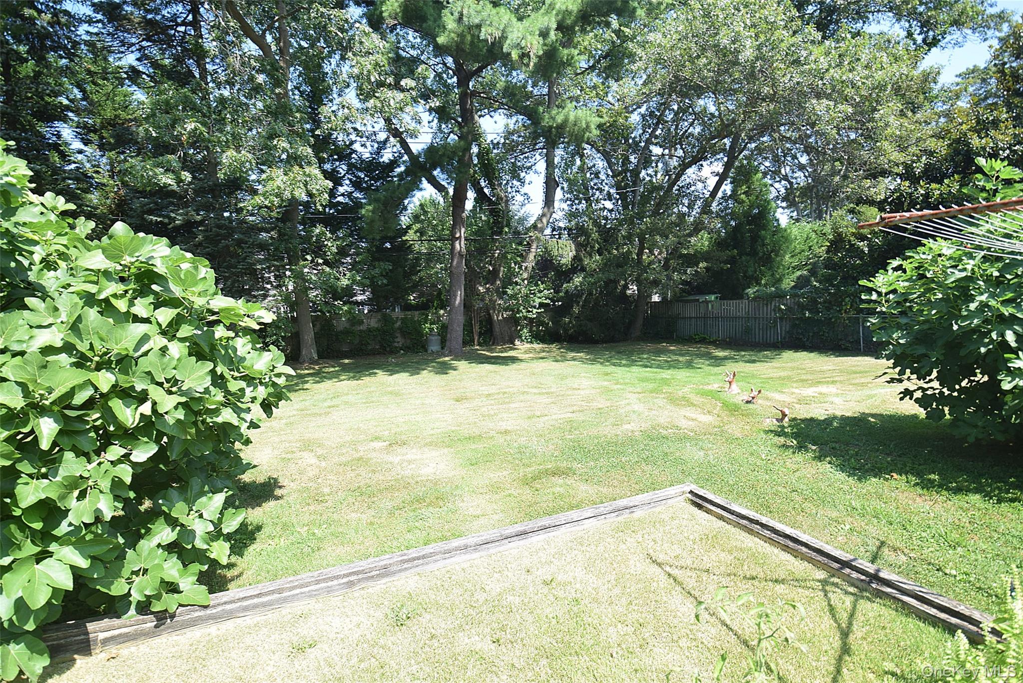 42 Lauren Avenue, Dix Hills, NY 11746