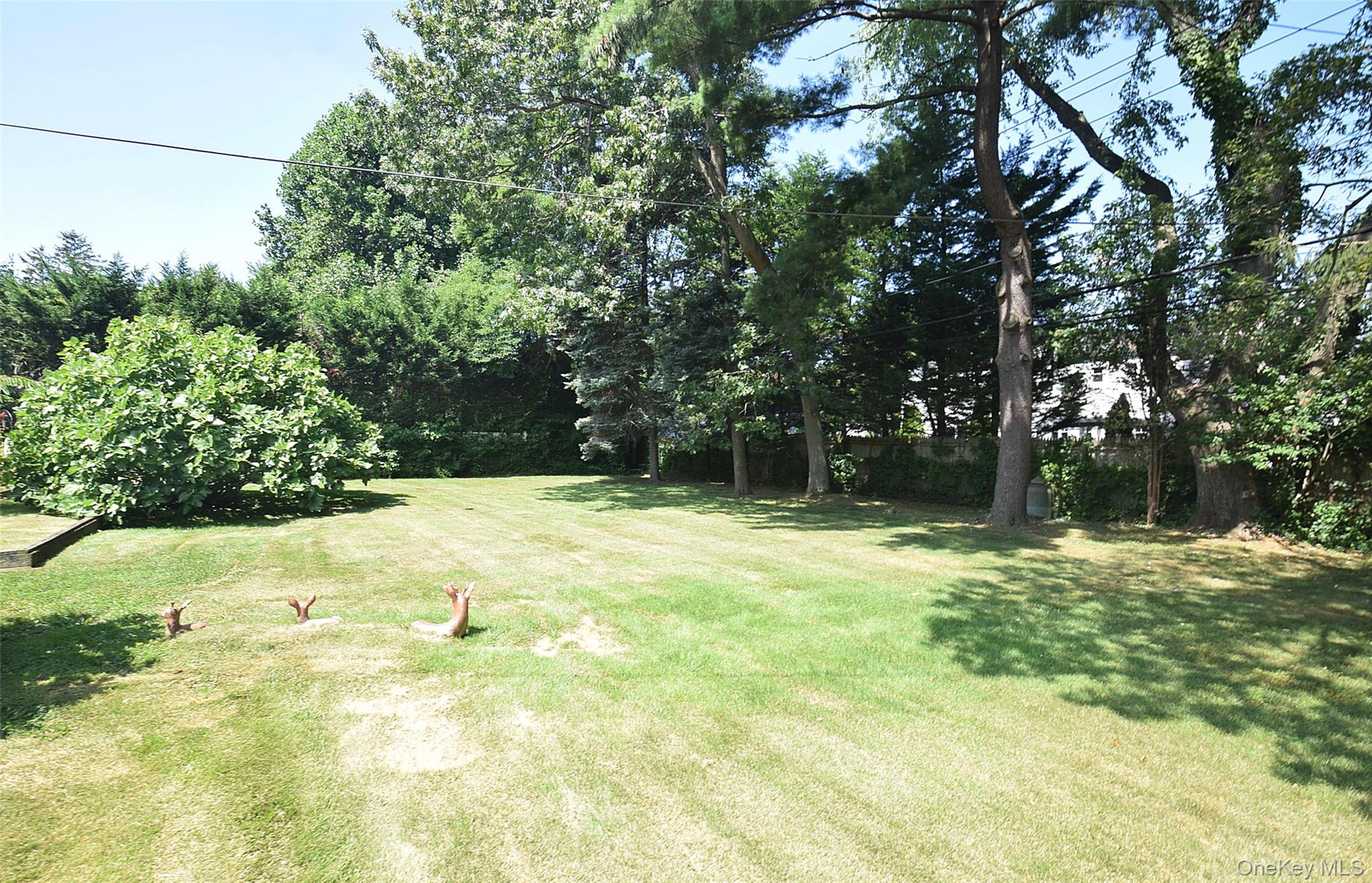 42 Lauren Avenue, Dix Hills, NY 11746