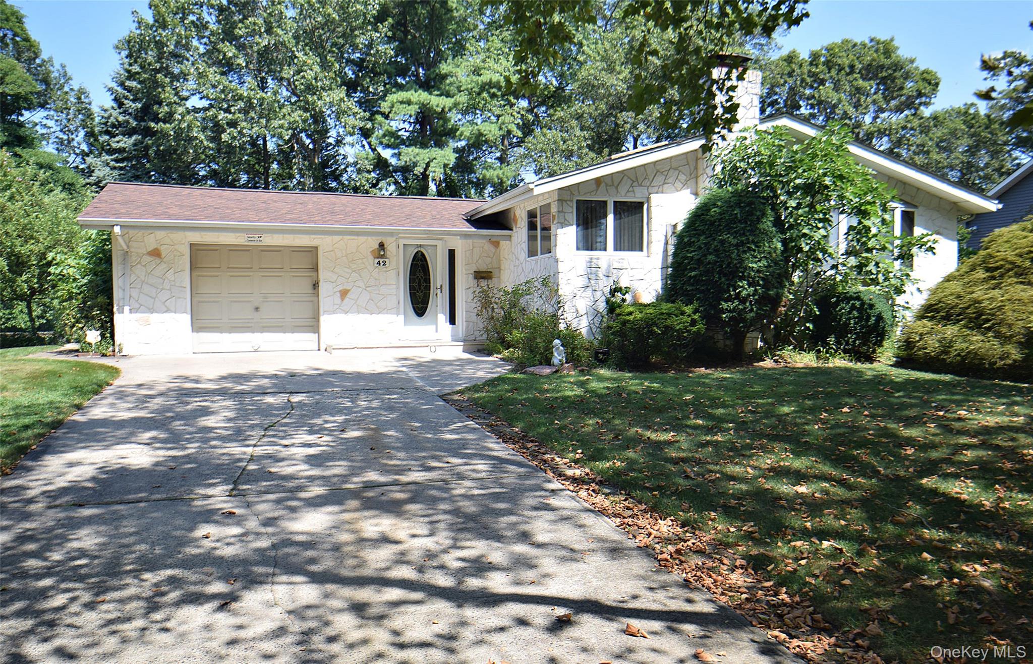 42 Lauren Avenue, Dix Hills, NY 11746