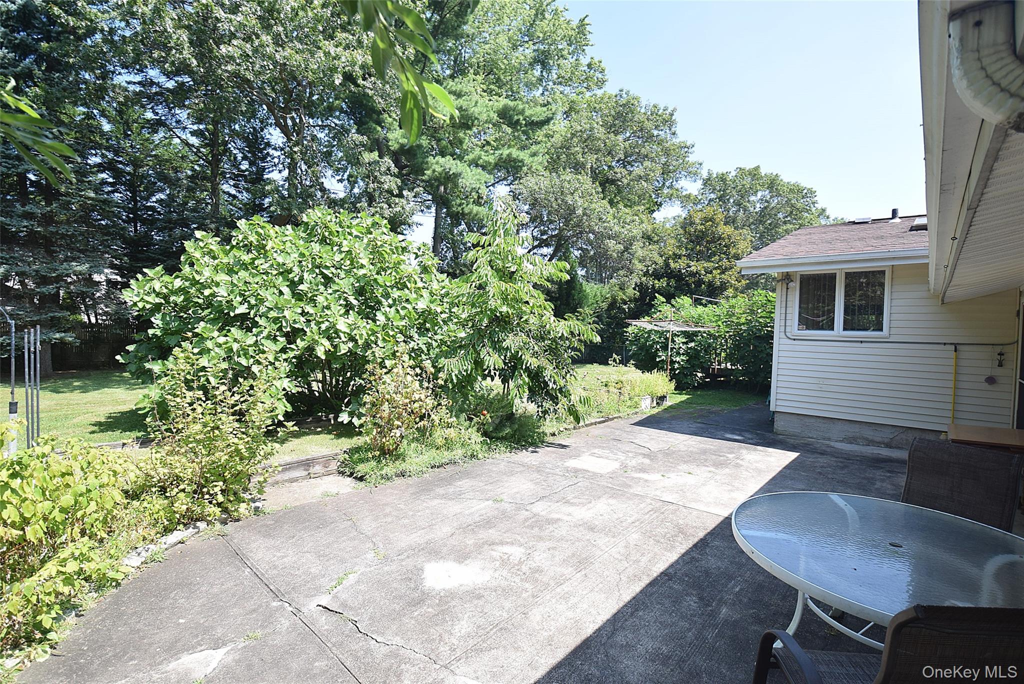 42 Lauren Avenue, Dix Hills, NY 11746