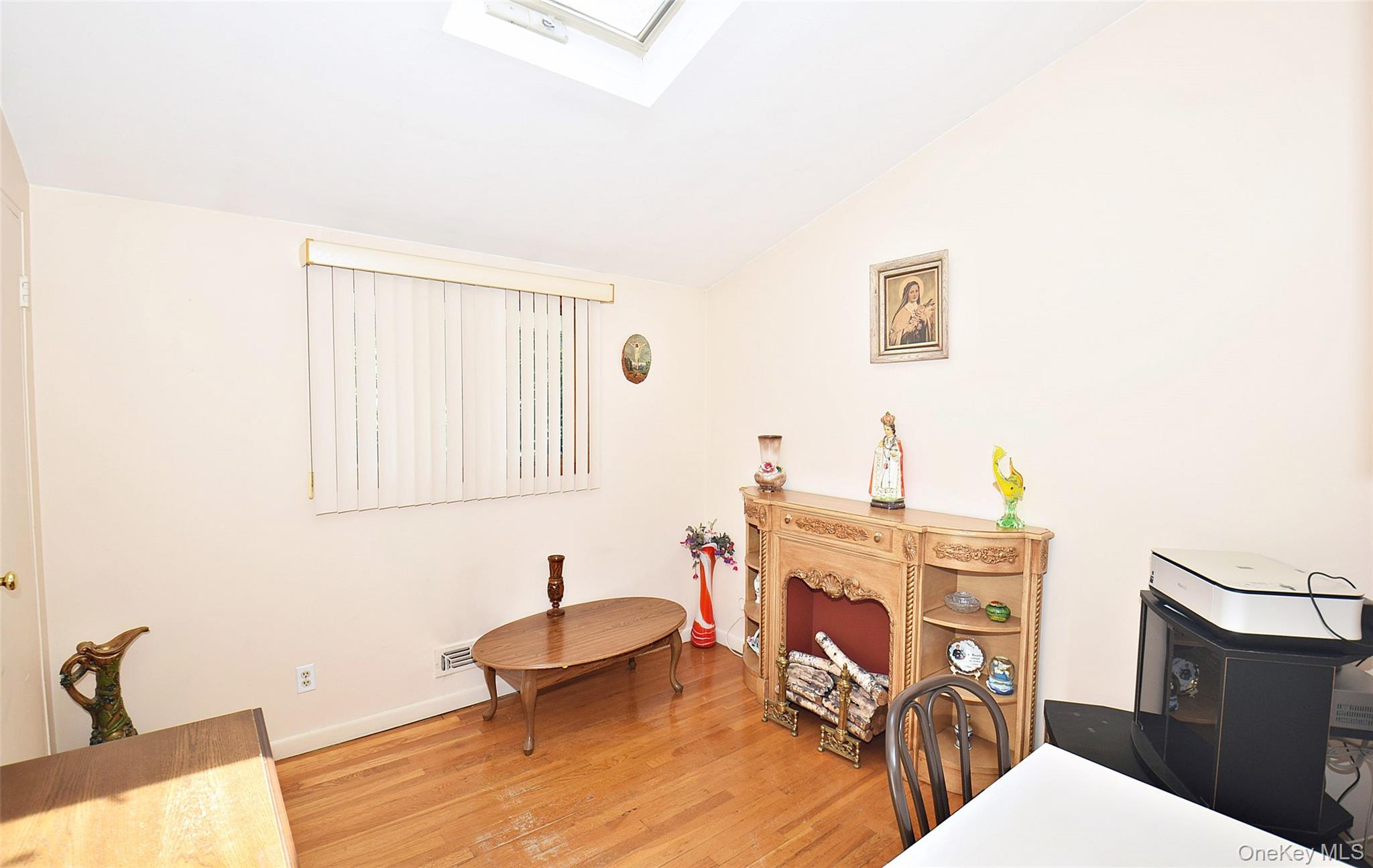 42 Lauren Avenue, Dix Hills, NY 11746