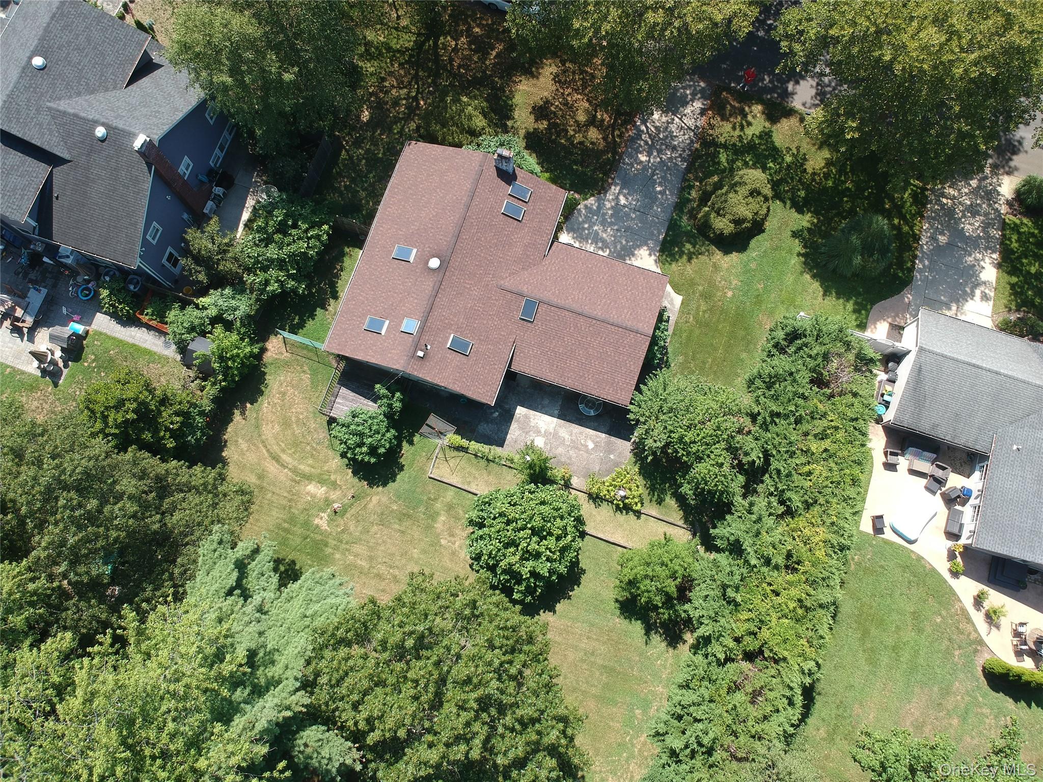 42 Lauren Avenue, Dix Hills, NY 11746