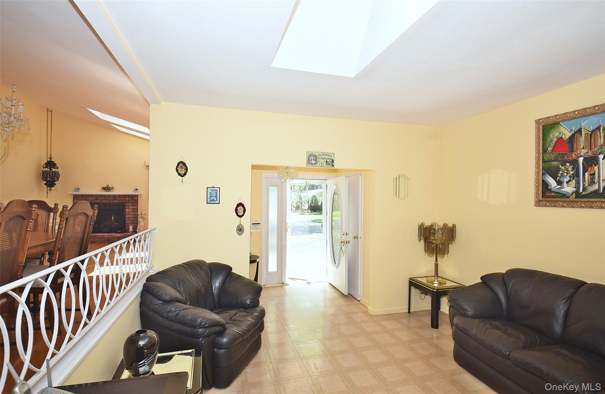 42 Lauren Avenue, Dix Hills, NY 11746