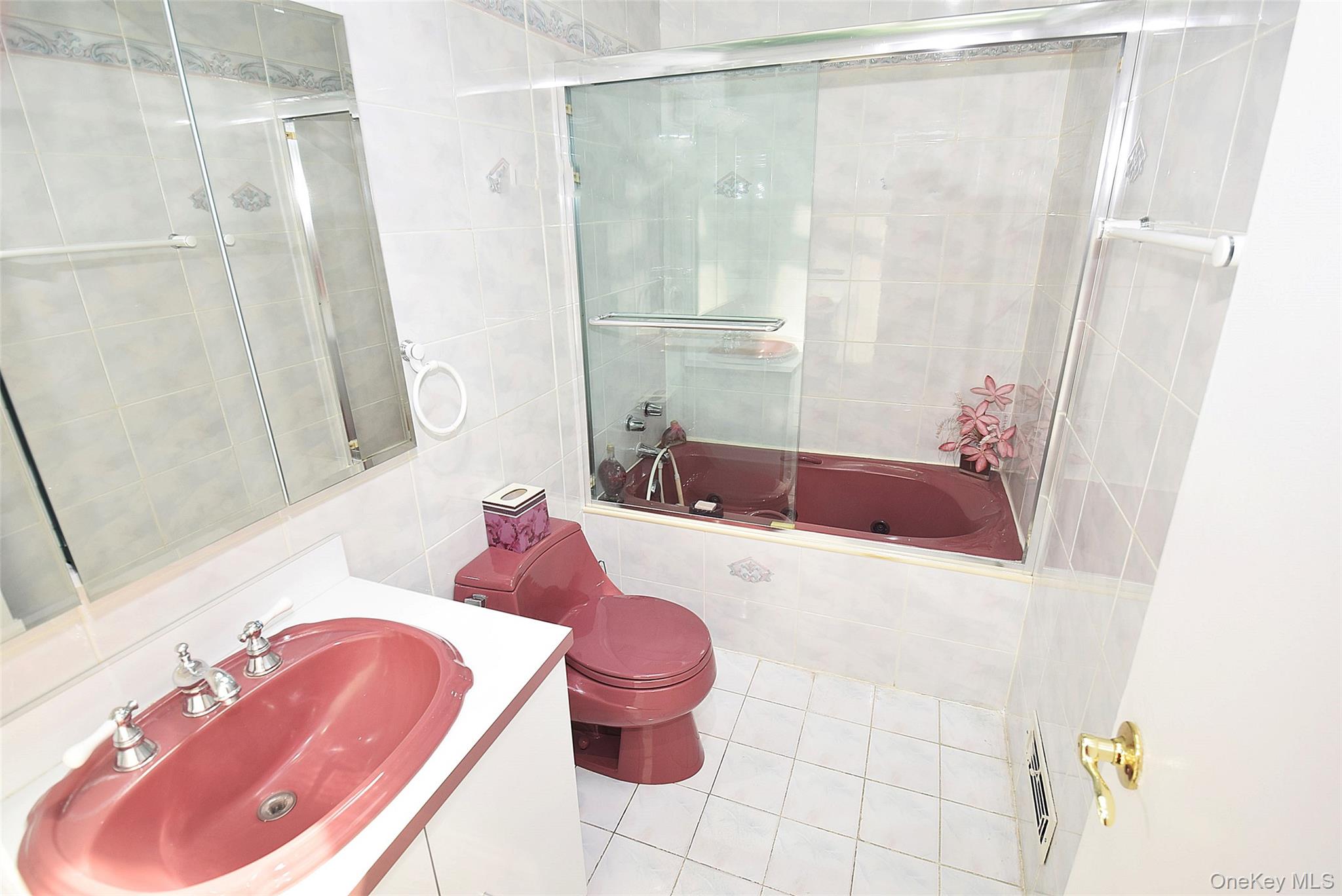 42 Lauren Avenue, Dix Hills, NY 11746