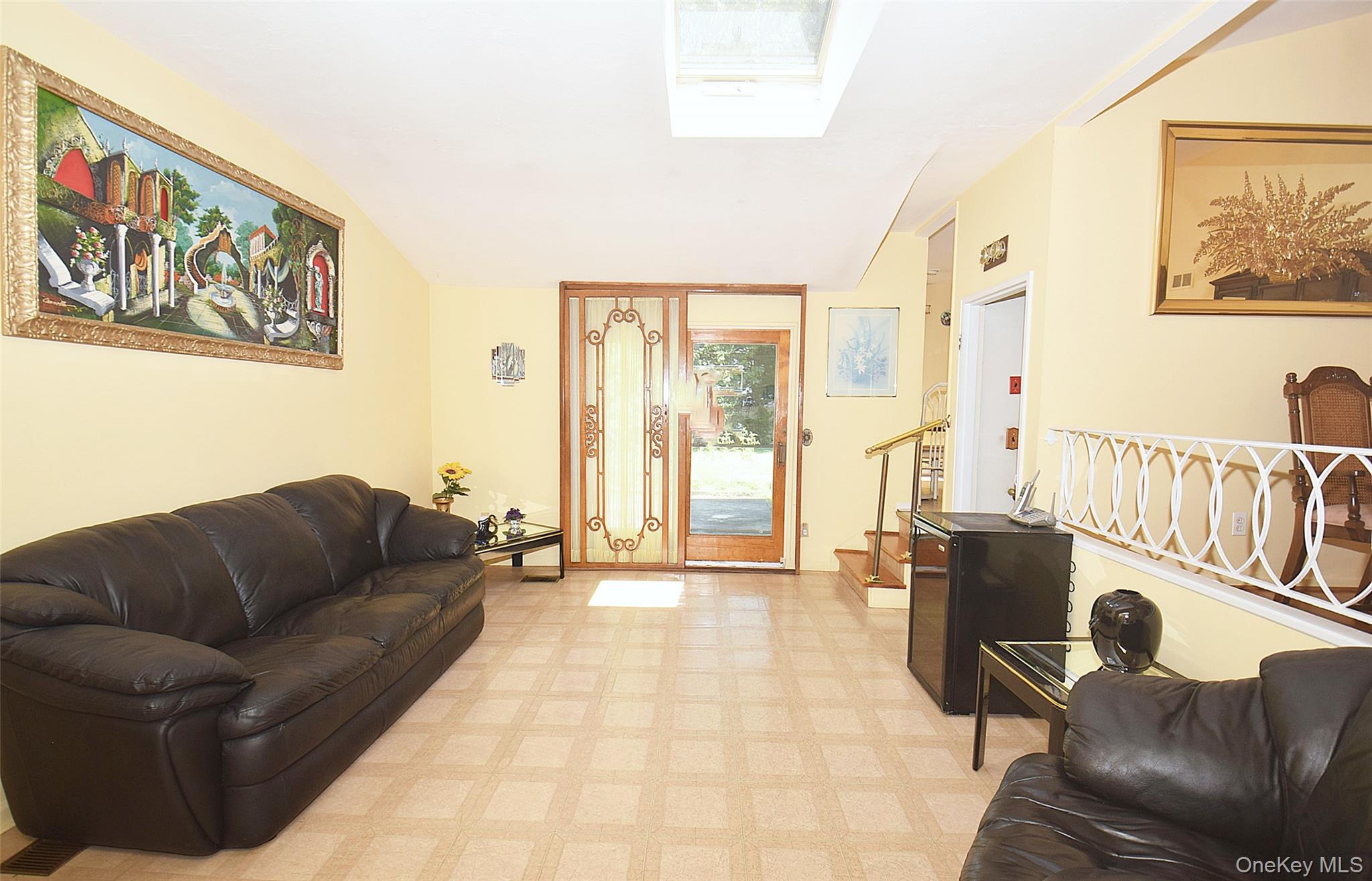 42 Lauren Avenue, Dix Hills, NY 11746