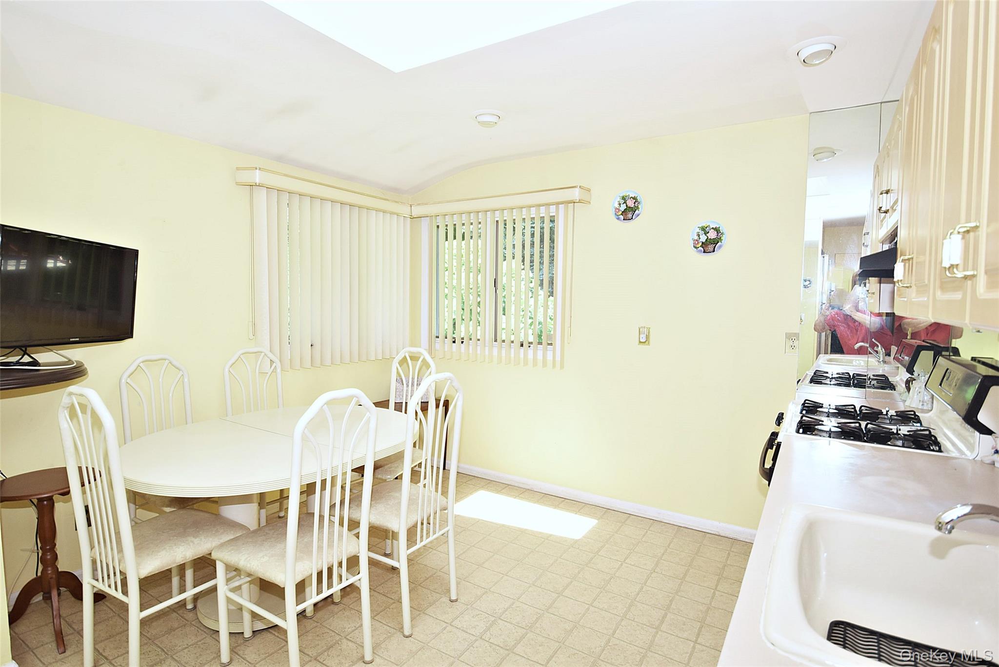 42 Lauren Avenue, Dix Hills, NY 11746