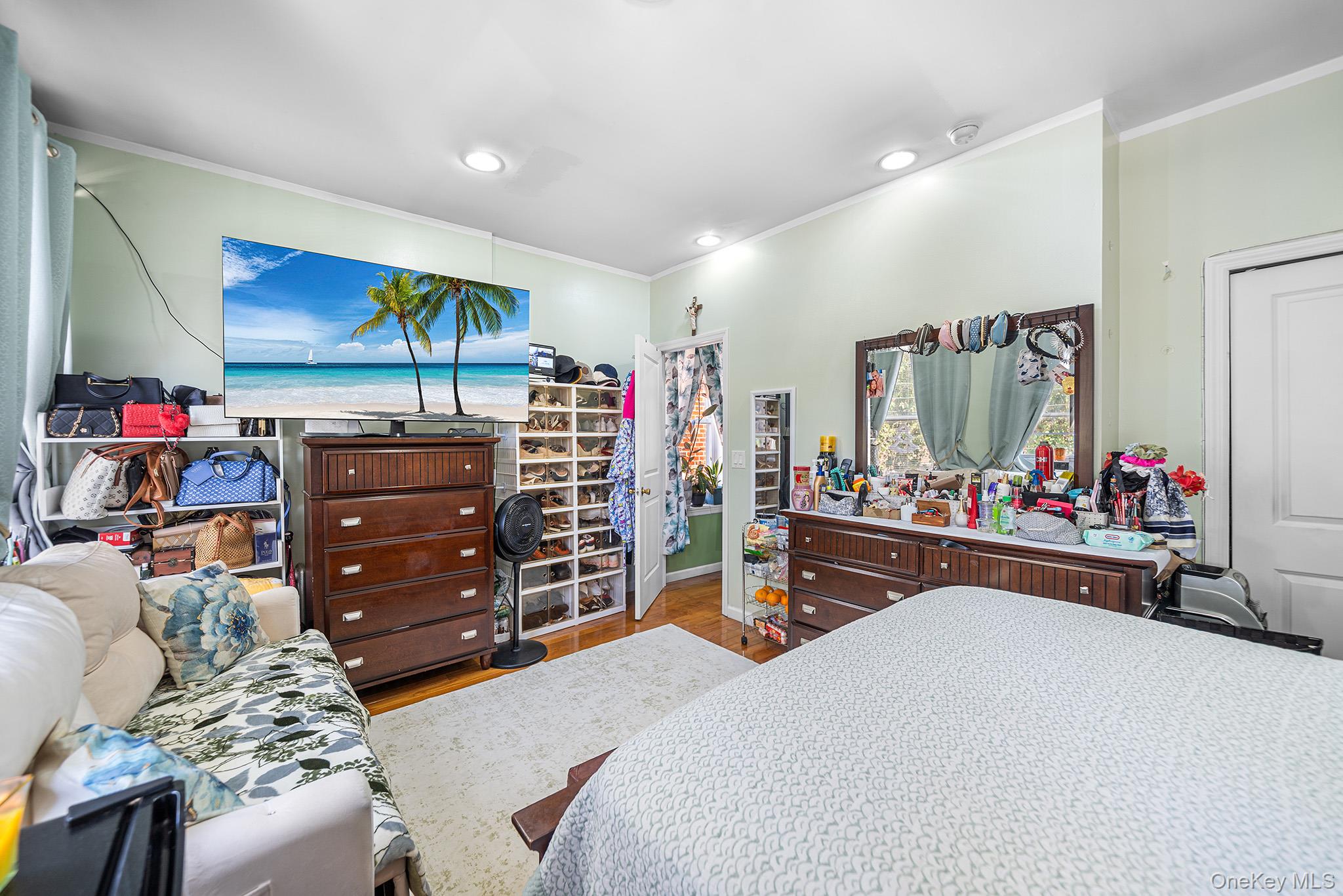 6921 78th Street, Middle Village, NY 11379