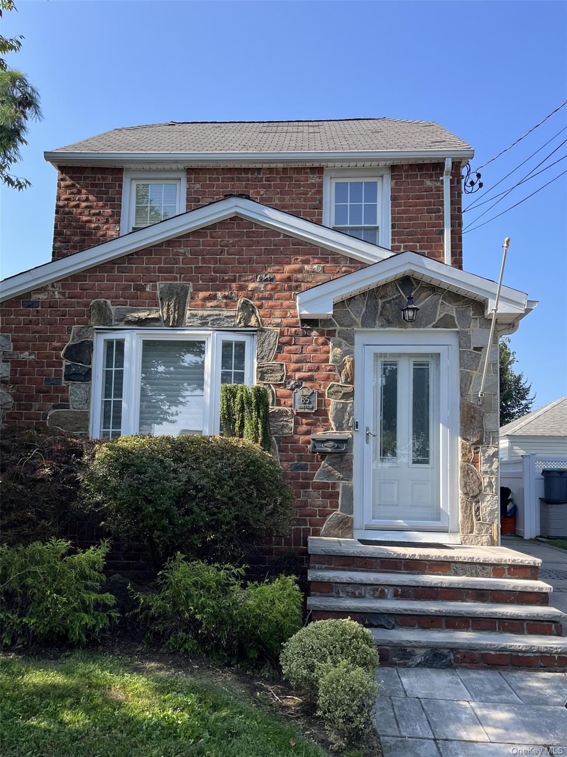 85 Princeton Street, Williston Park, NY 11596