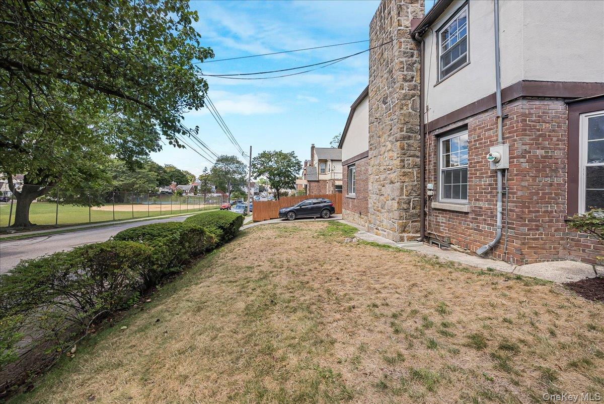 549 Park Avenue, Yonkers, NY 10703