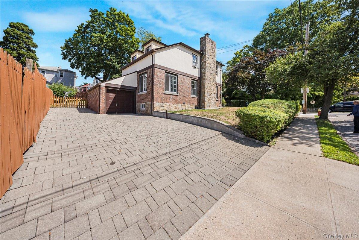 549 Park Avenue, Yonkers, NY 10703