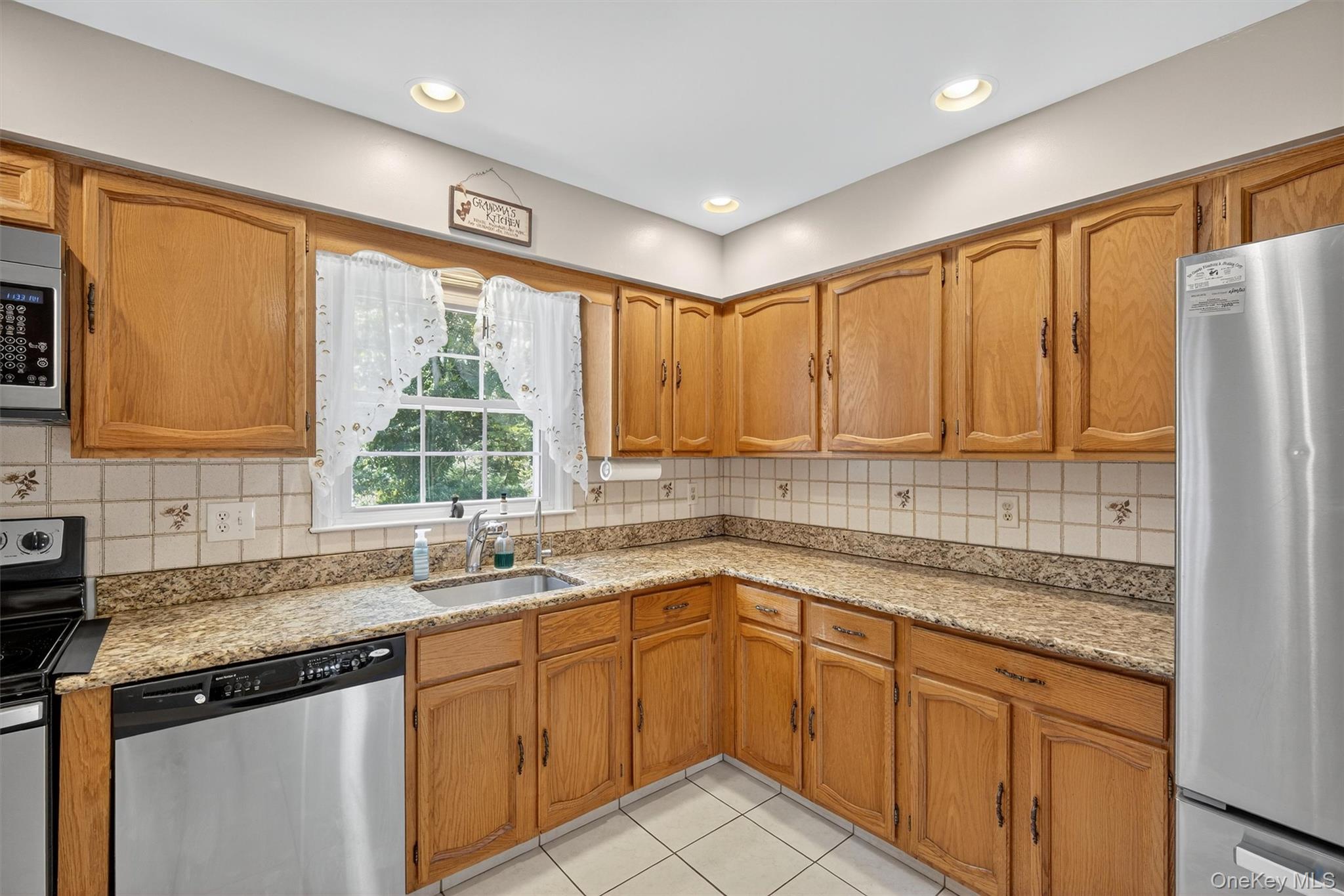 20 Pinebrook Loop, Hopewell Junction, NY 12533