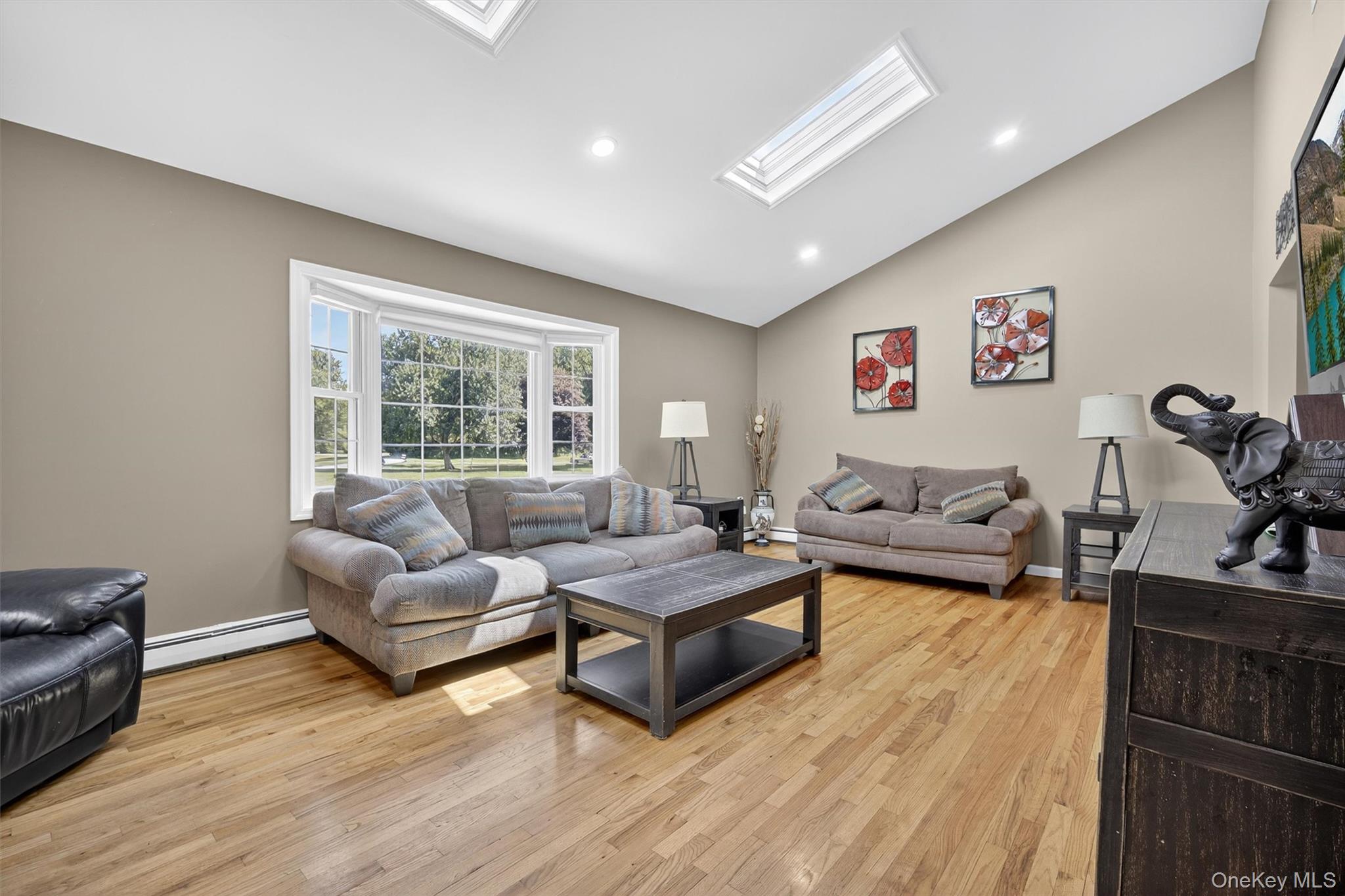 20 Pinebrook Loop, Hopewell Junction, NY 12533