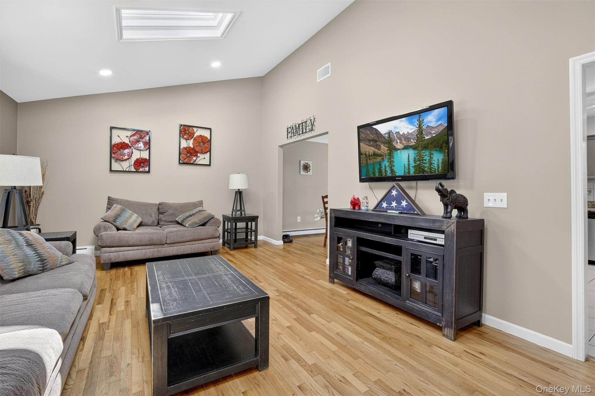 20 Pinebrook Loop, Hopewell Junction, NY 12533