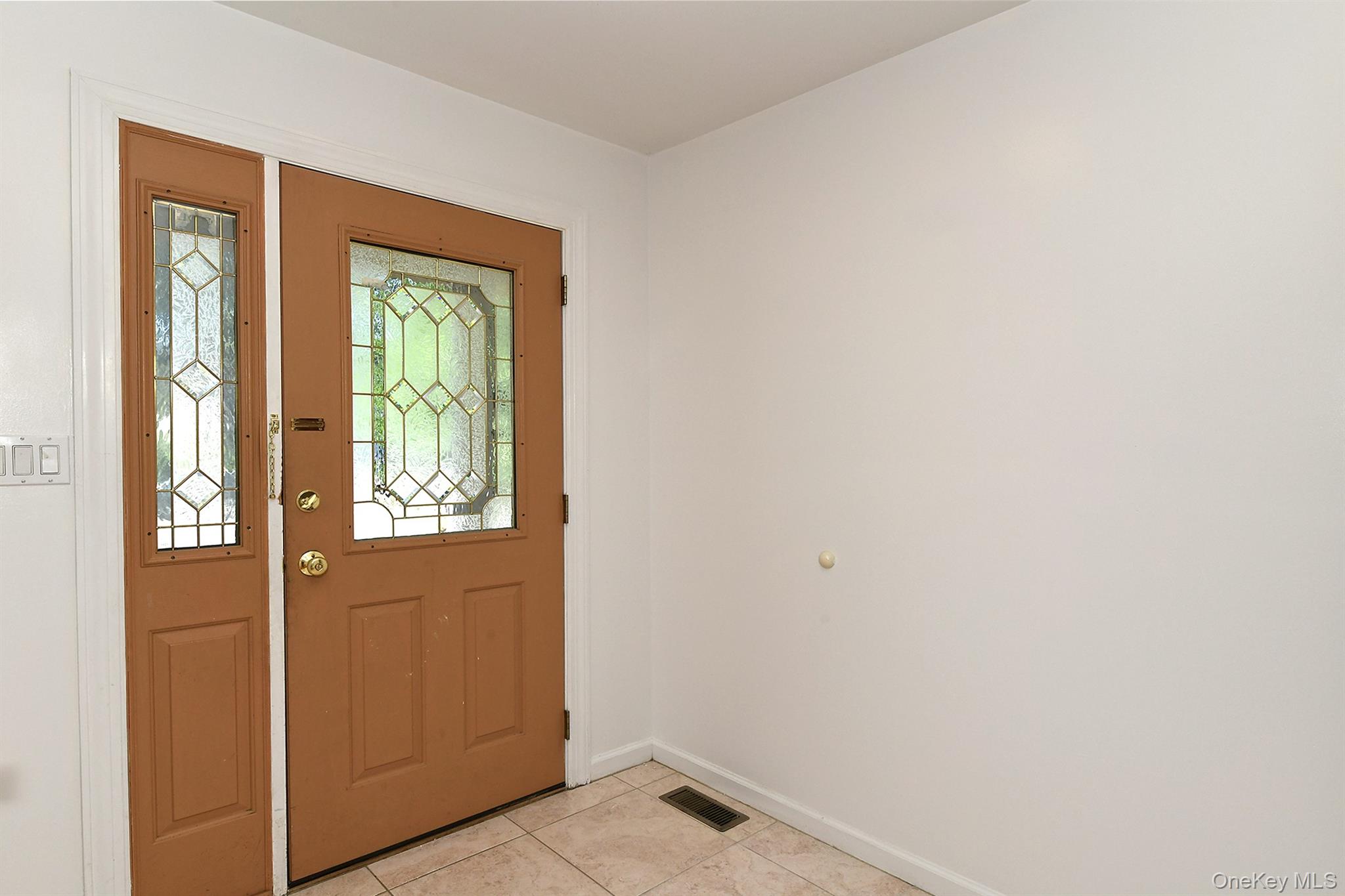 16 Inwood Road # A, Port Washington, NY 11050