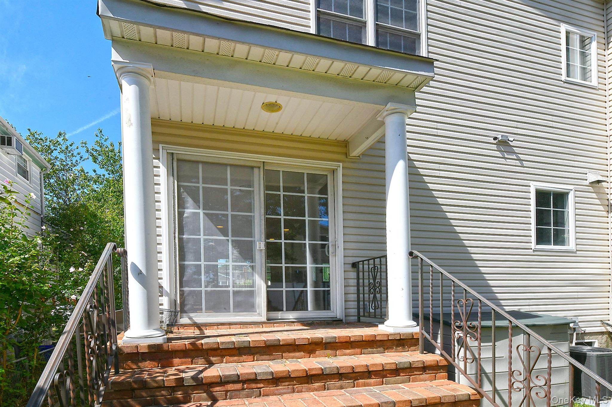 16 Inwood Road # A, Port Washington, NY 11050