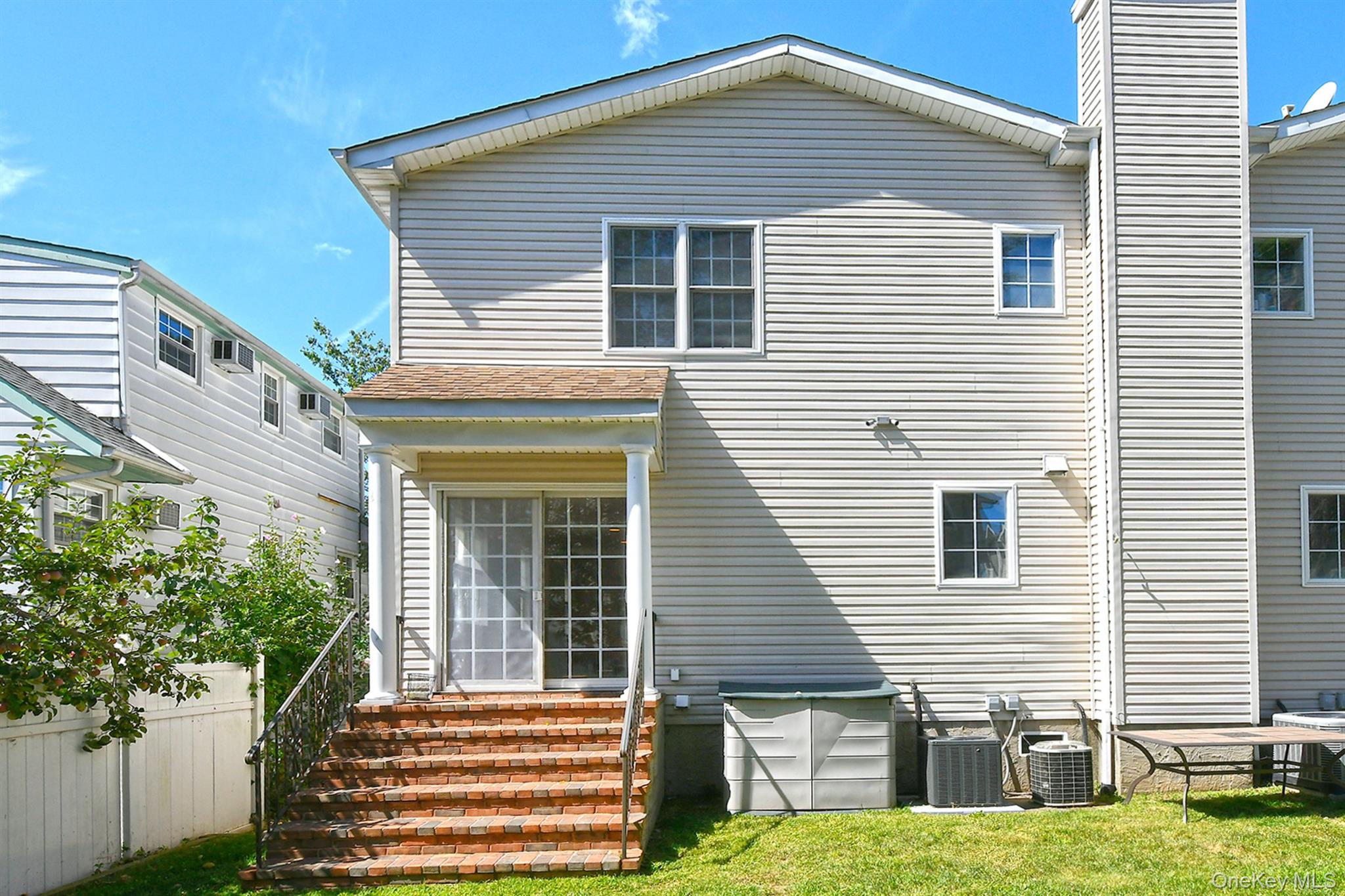 16 Inwood Road # A, Port Washington, NY 11050