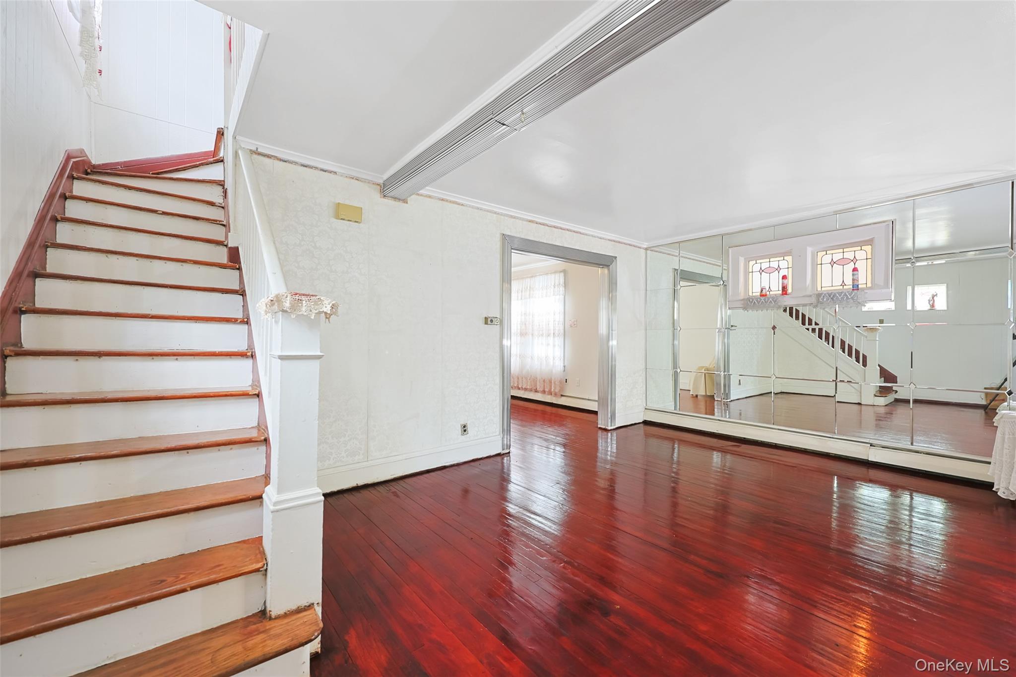 195-12 McLaughlin Avenue, Holliswood, NY 11423