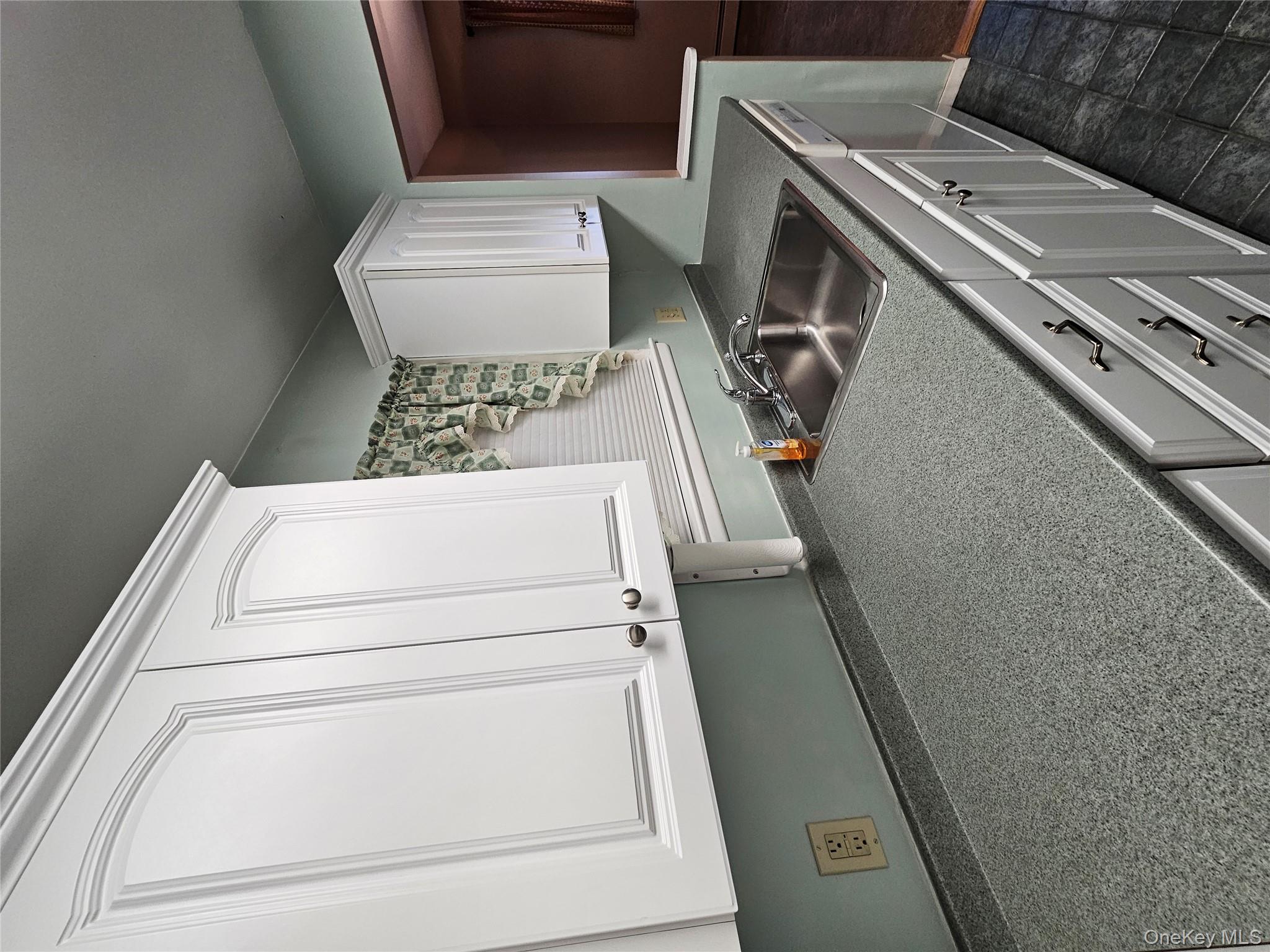 1 LOUDON Drive # 9, Fishkill, NY 12524